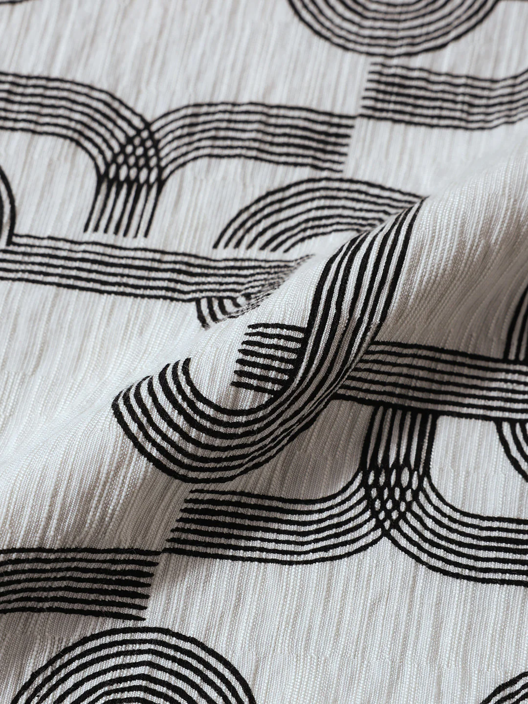 Men's Cream Relaxed Fit Printed Casual Shirts - Image 6