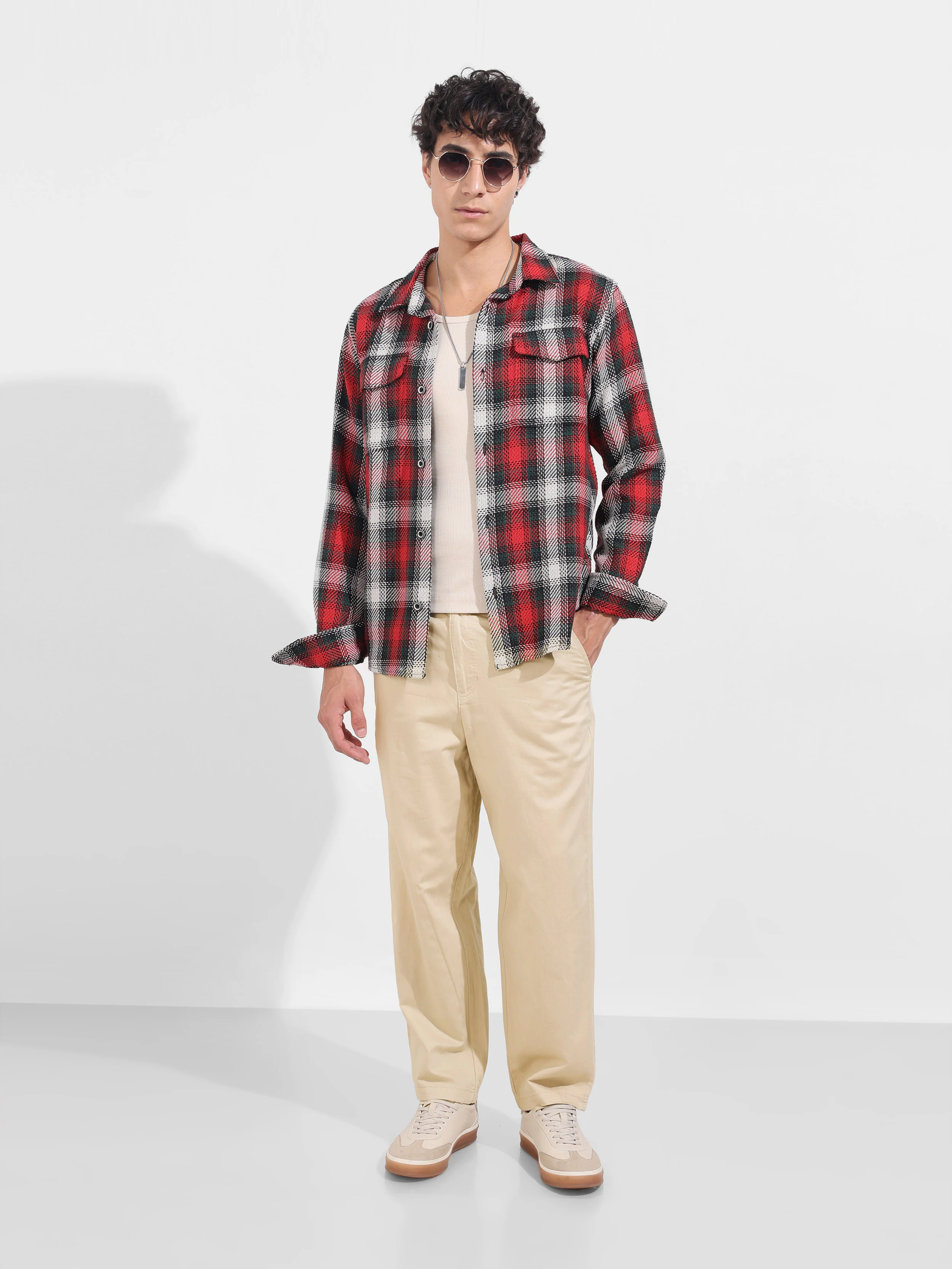 Men's Cream Relaxed Fit Solid Casual Trousers - Image 2