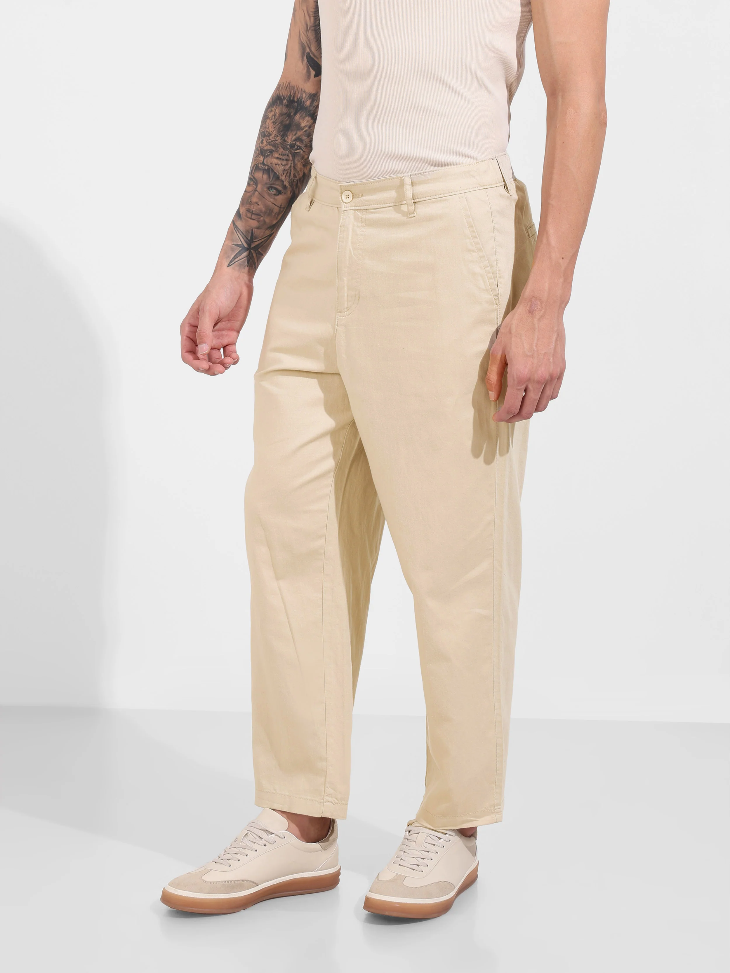 Men's Cream Relaxed Fit Solid Casual Trousers - Image 3