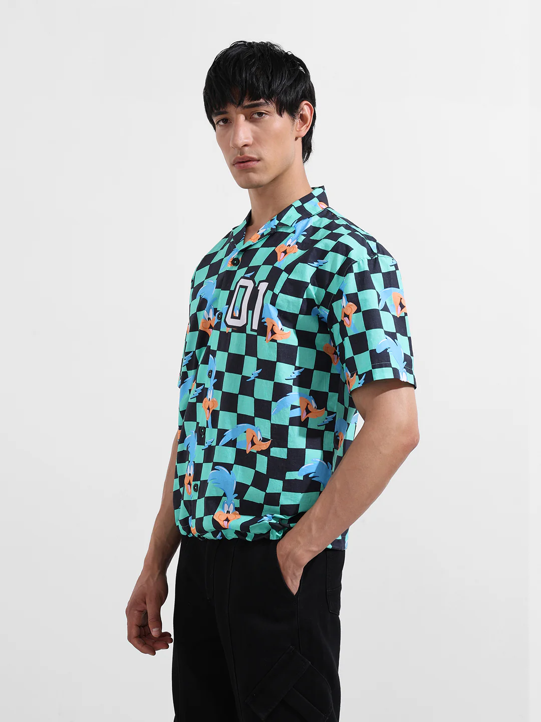 Men's Green Boxy Fit Looney Tunes Character Shirt - Image 3