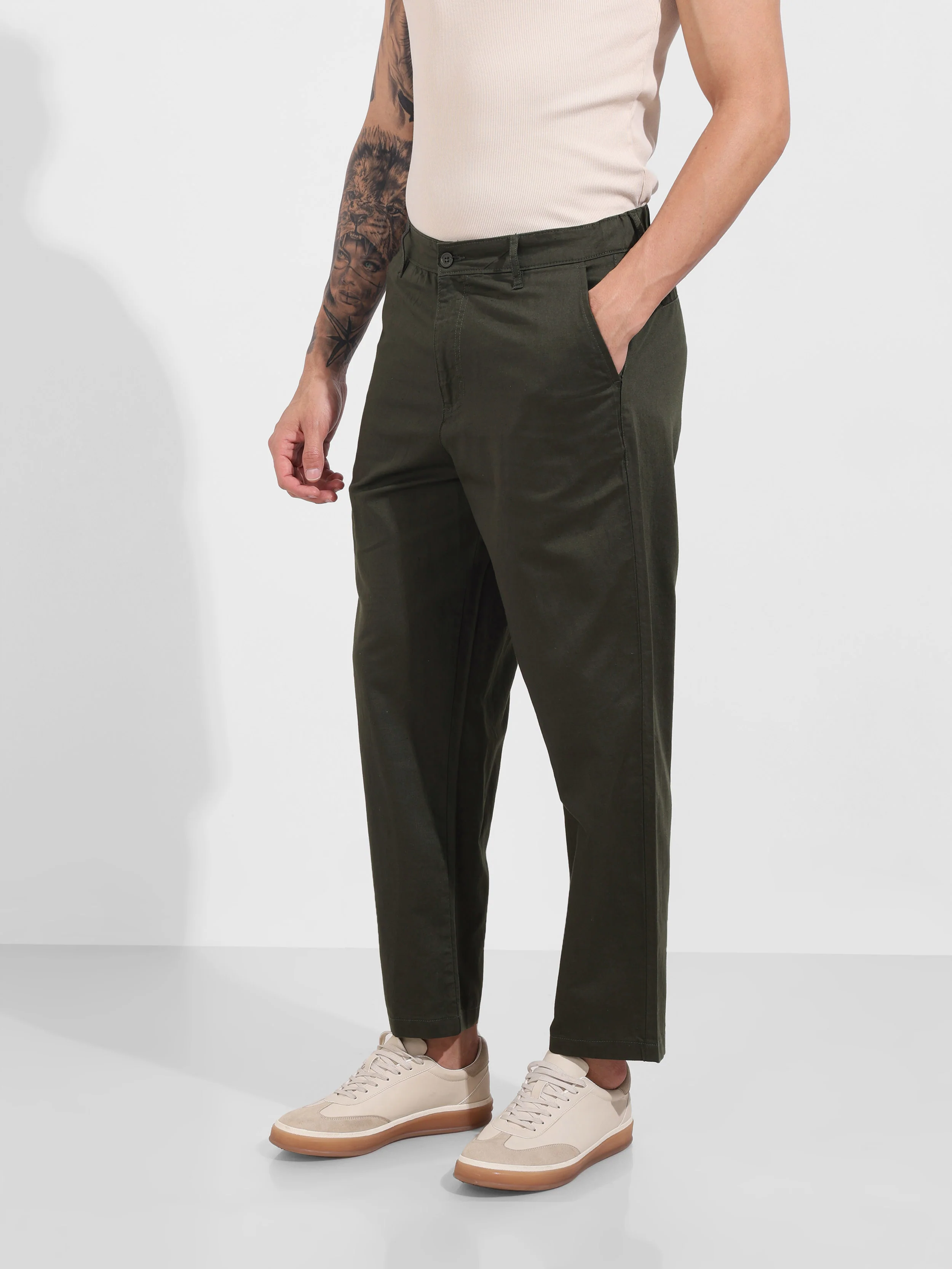 Men's Green Relaxed Fit Solid Casual Trousers - Image 3