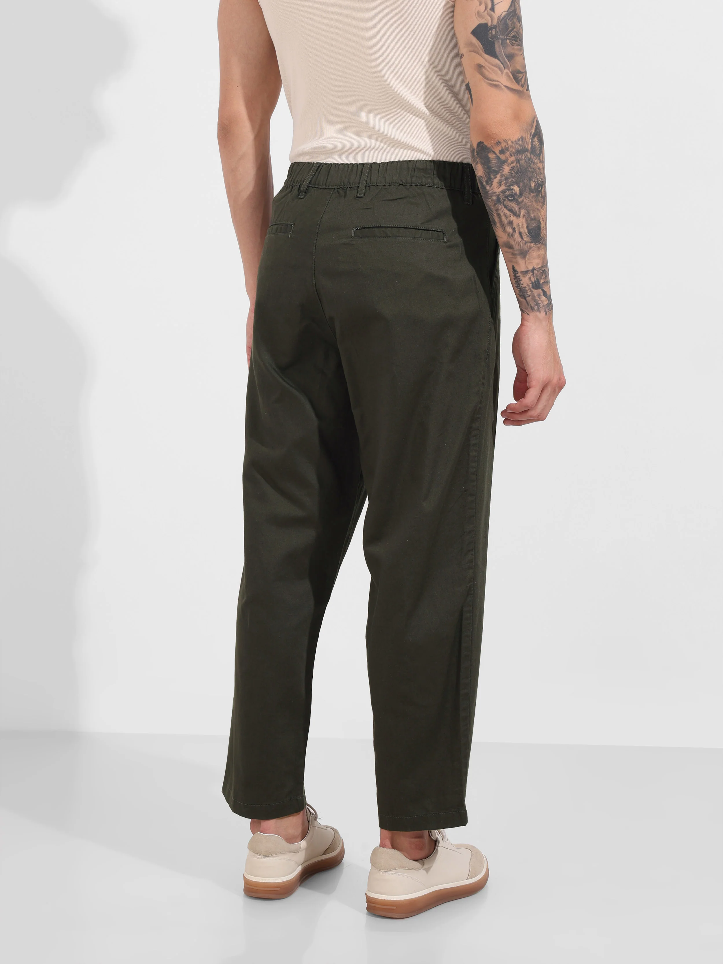 Men's Green Relaxed Fit Solid Casual Trousers - Image 6