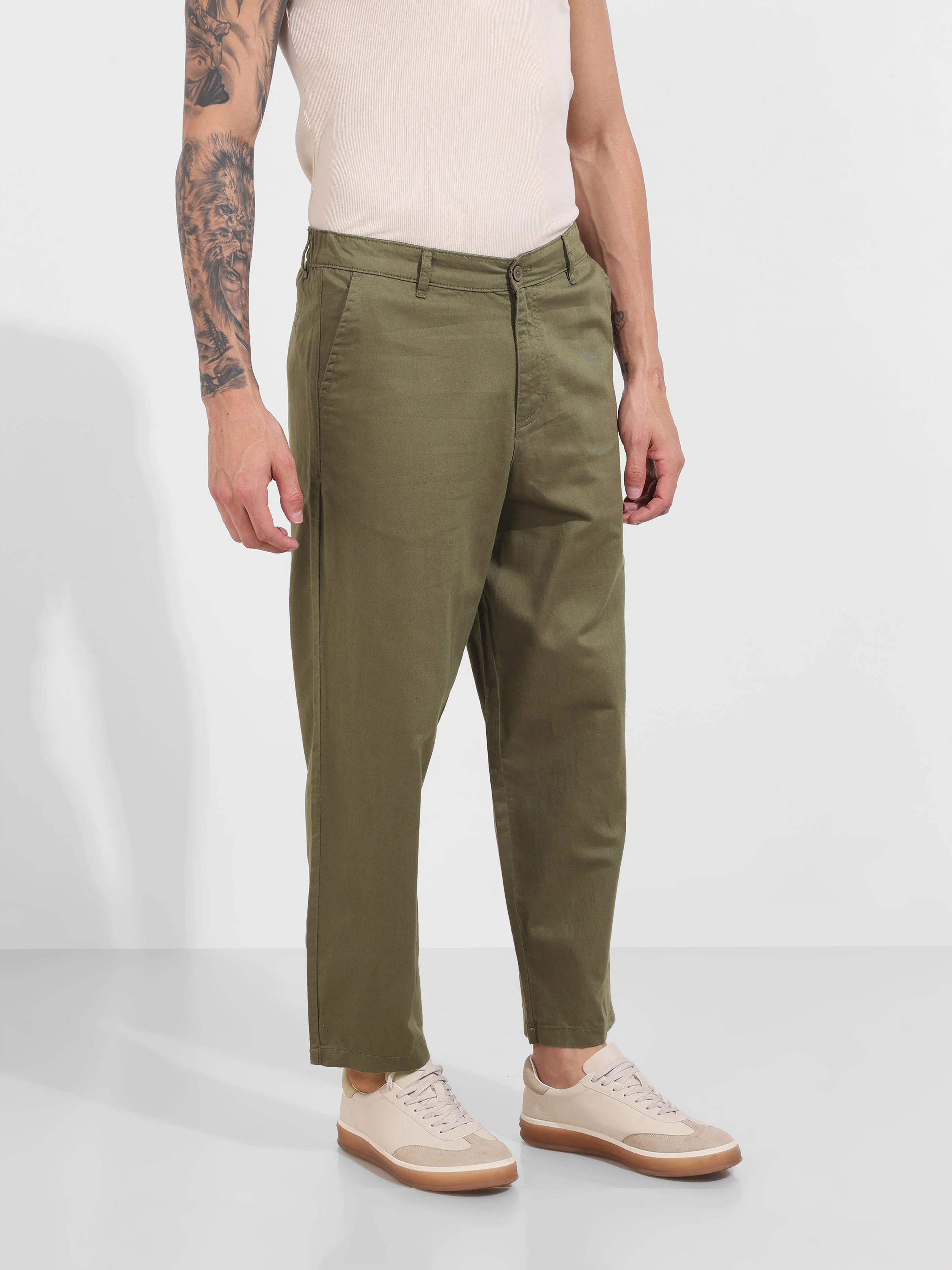 Men's Green Relaxed Fit Solid Casual Trousers - Image 4
