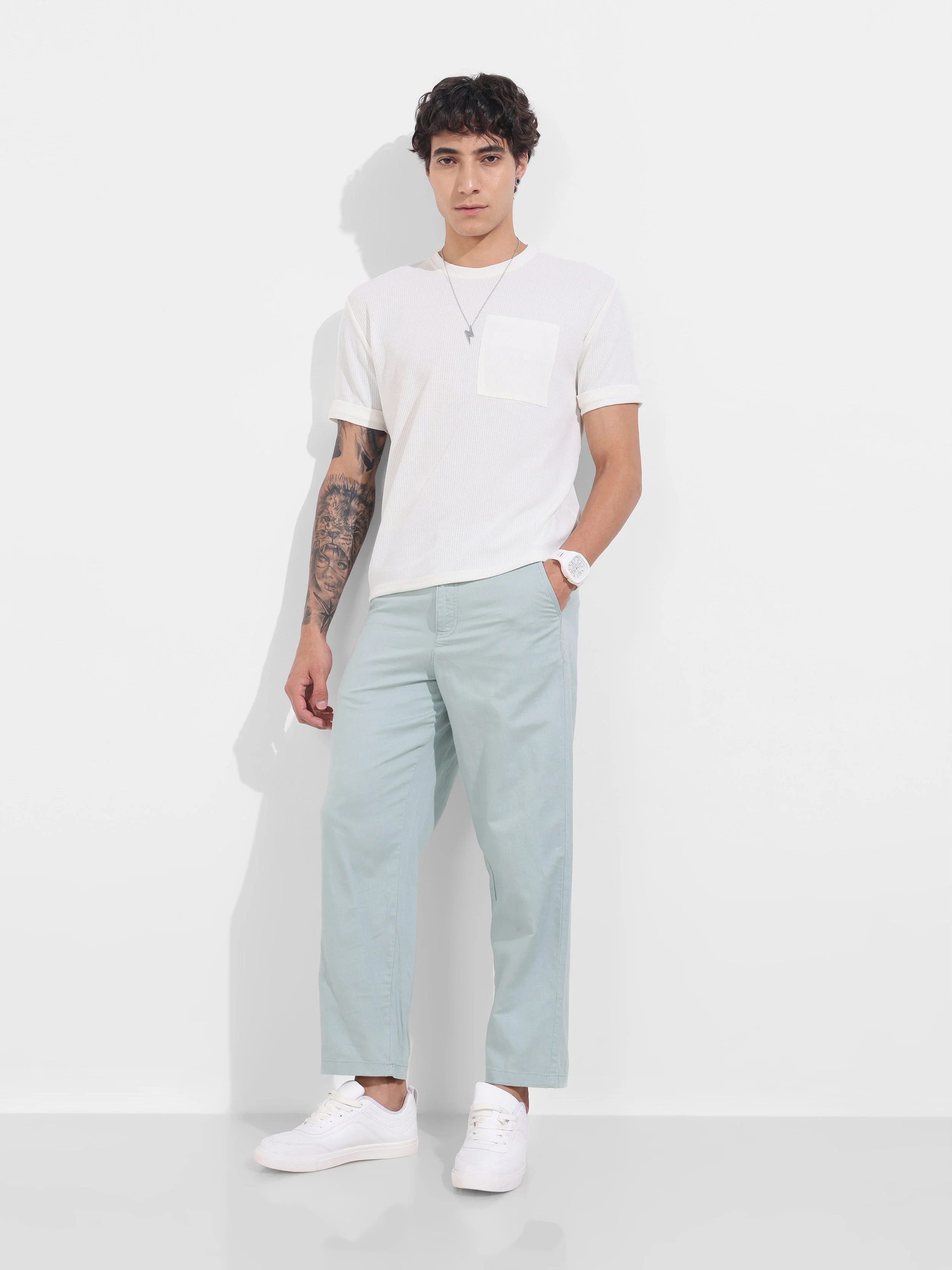 Men's Green Relaxed Fit Solid Casual Trousers - Image 2