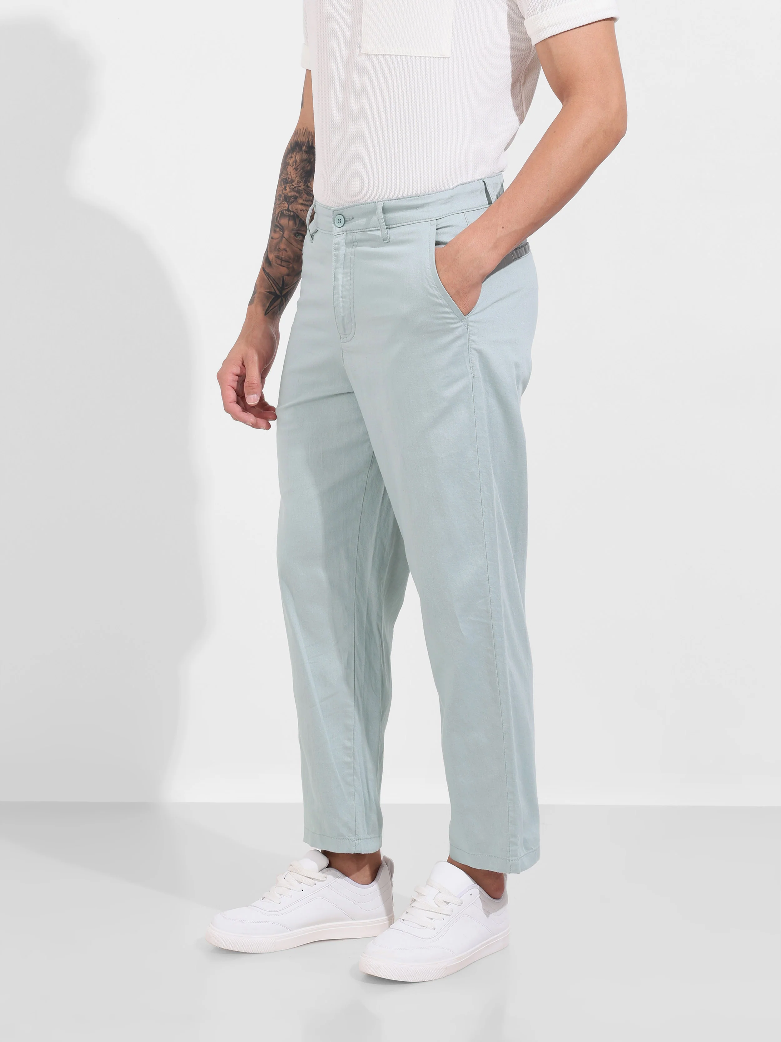 Men's Green Relaxed Fit Solid Casual Trousers - Image 3