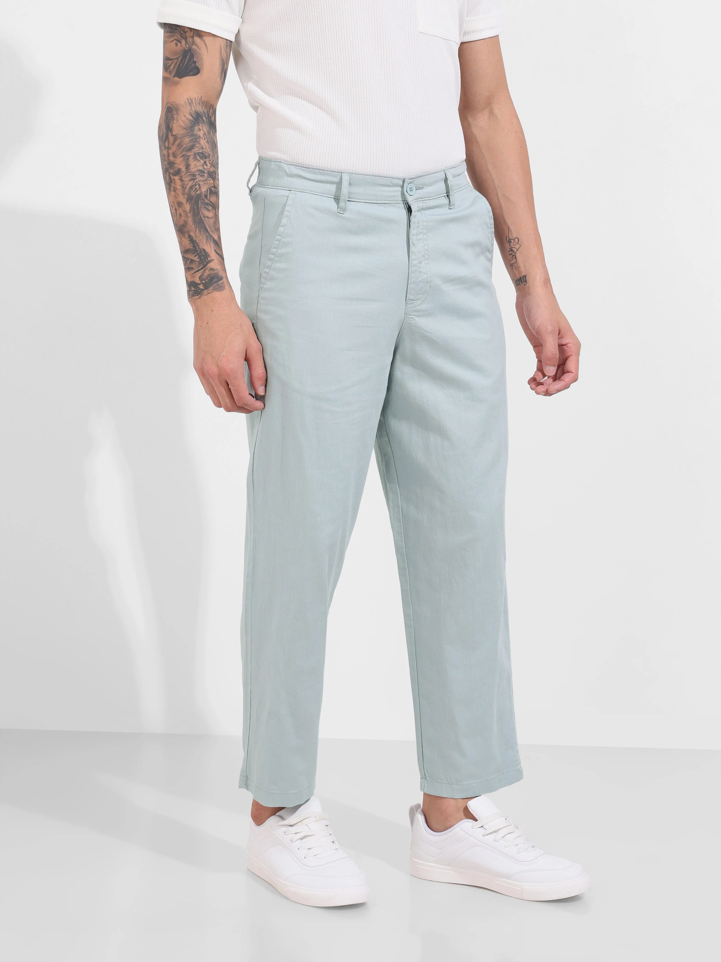 Men's Green Relaxed Fit Solid Casual Trousers - Image 4