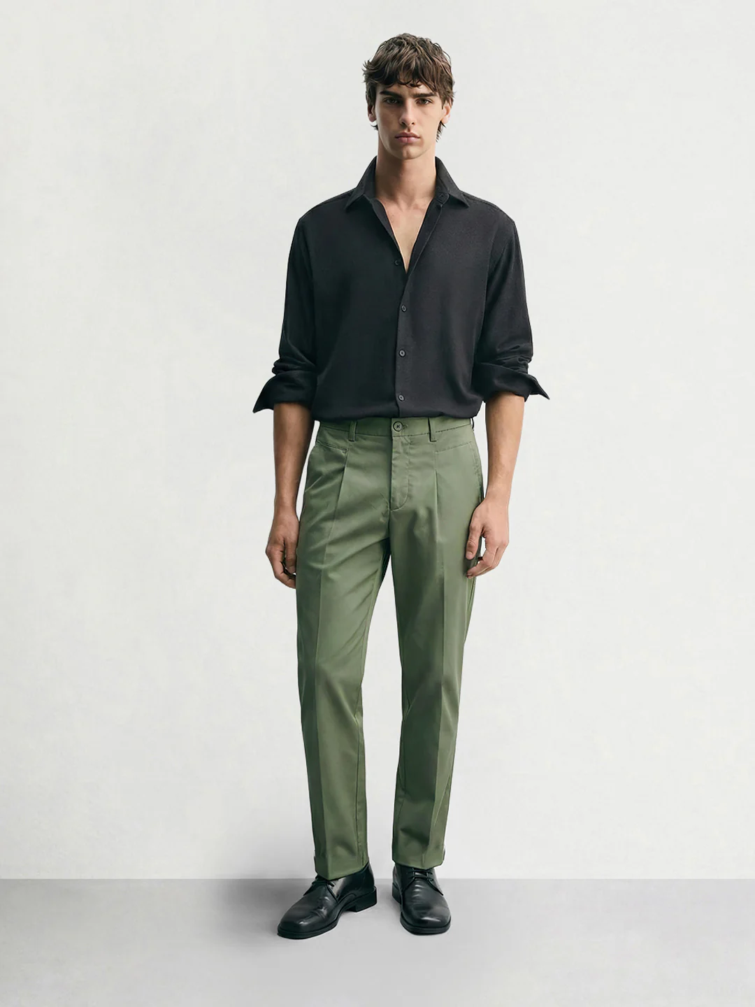 Men's Green Relaxed Fit Solid Casual Trousers - Image 3
