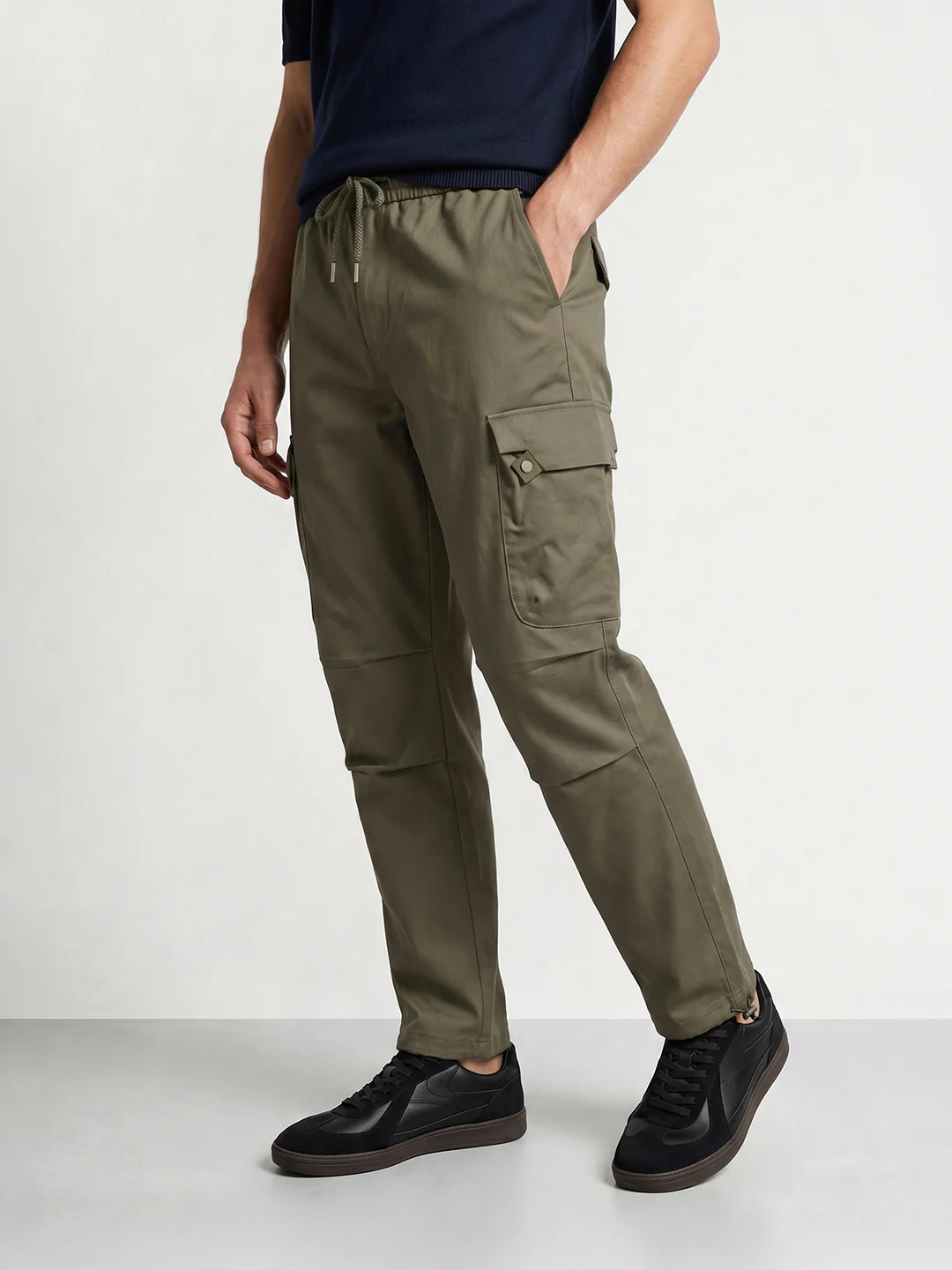 Men's Green Relaxed Fit Solid Utility Cargo - Image 3