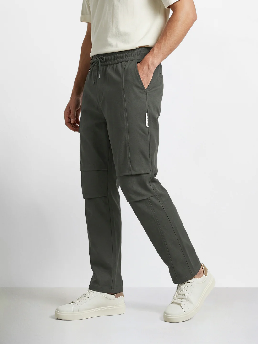 Men's Green Relaxed Fit Solid Utility Joggers - Image 3