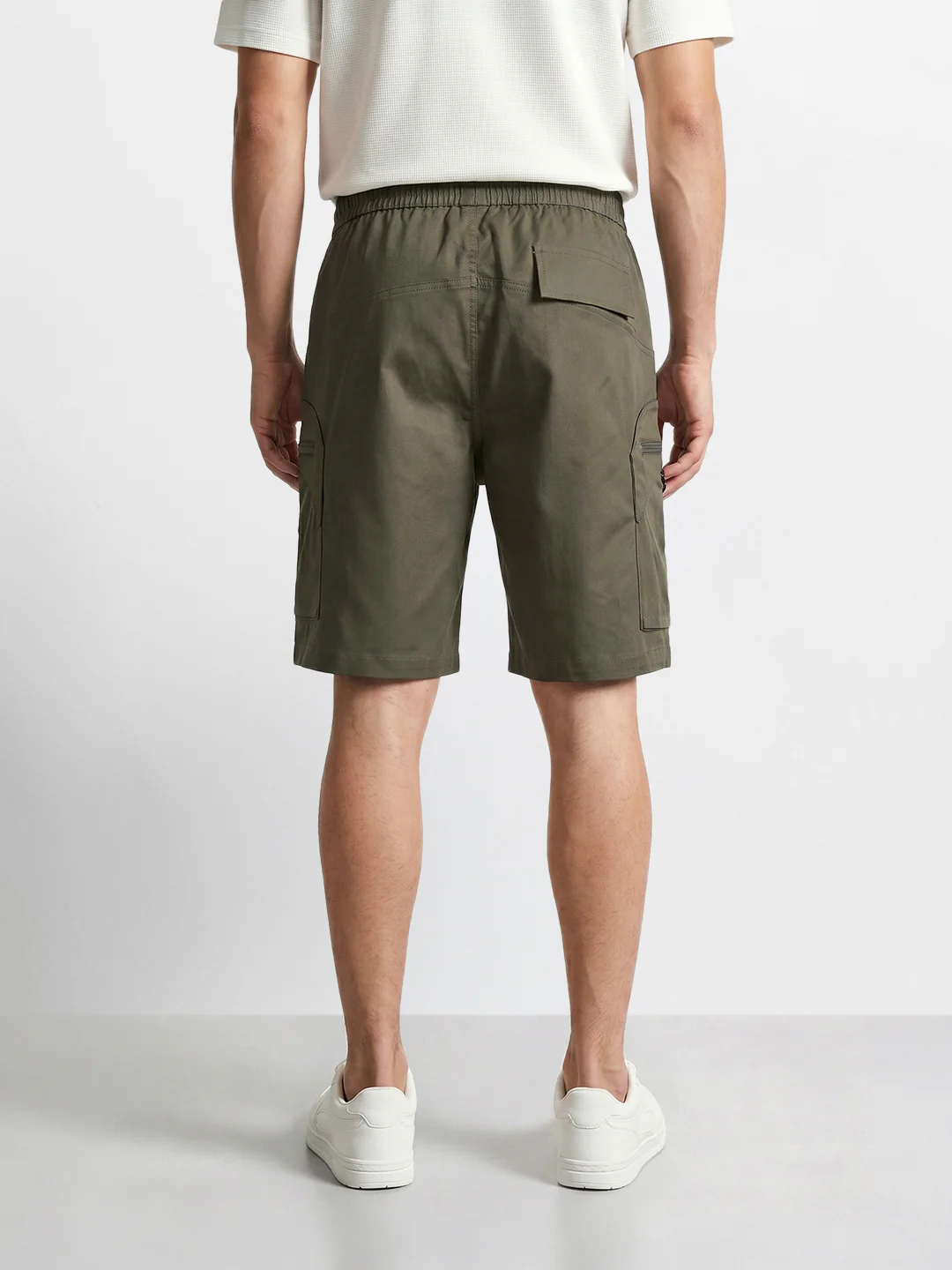 Men's Green Relaxed Fit Solid Utility Shorts - Image 4