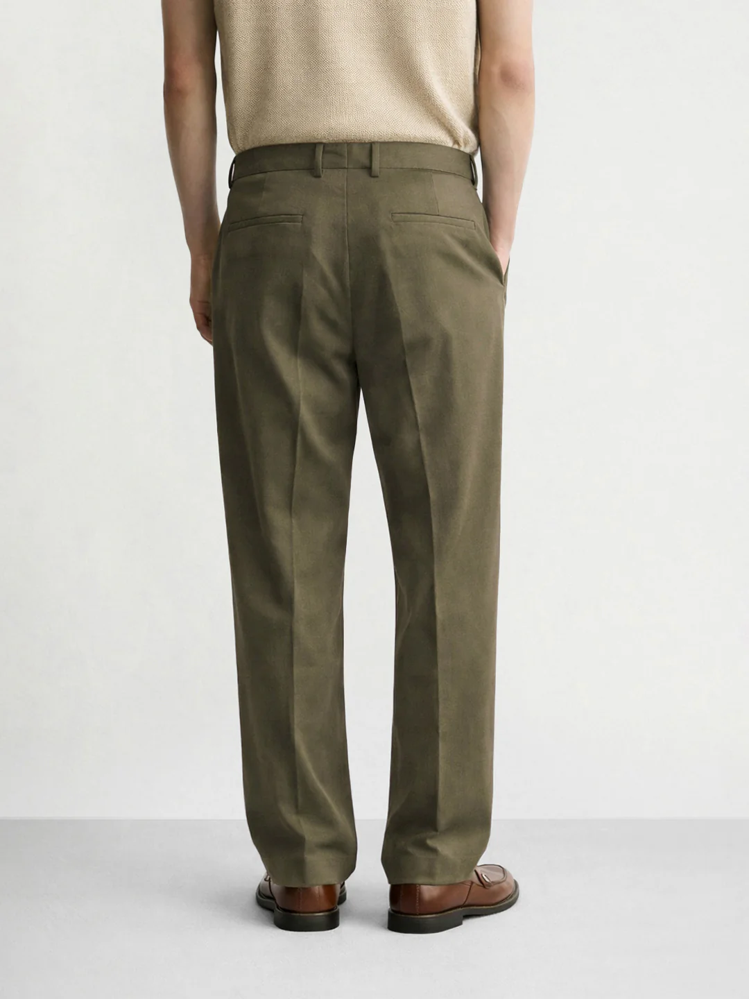 Men's Green Relaxed Fit Solid Utility Trousers - Image 2