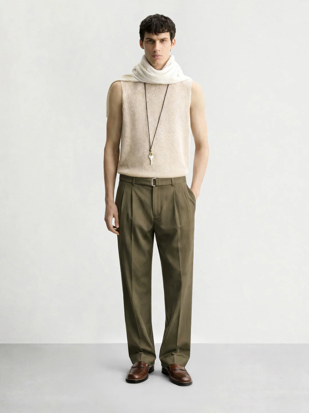 Men's Green Relaxed Fit Solid Utility Trousers - Image 4