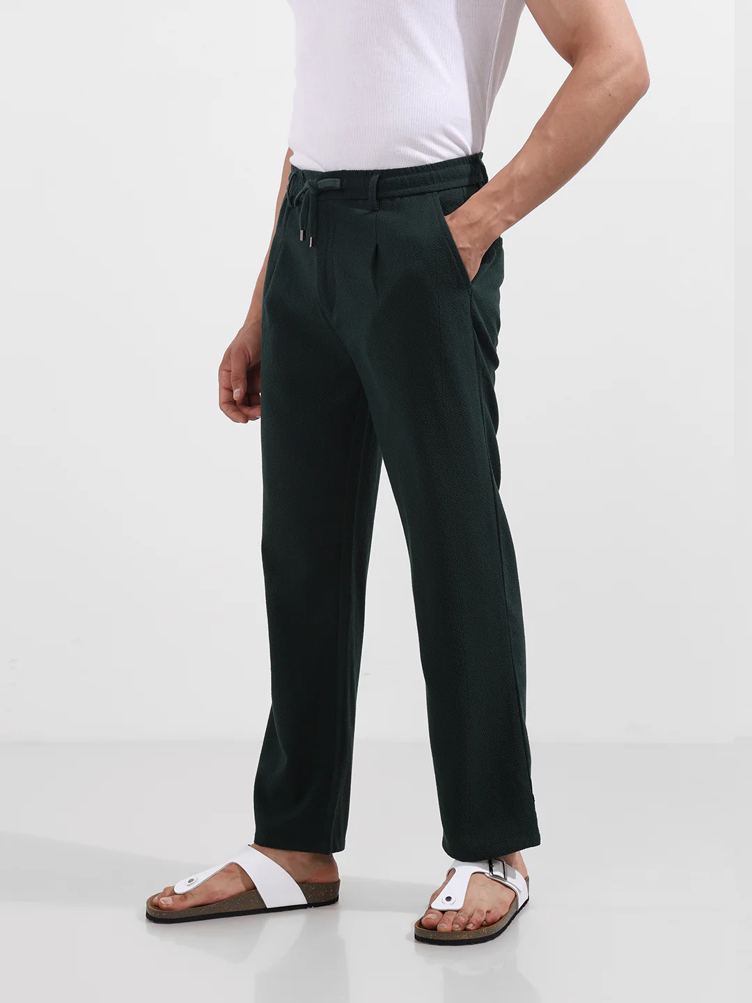 Men's Green Relaxed Fit Textured Casual Trousers - Image 3