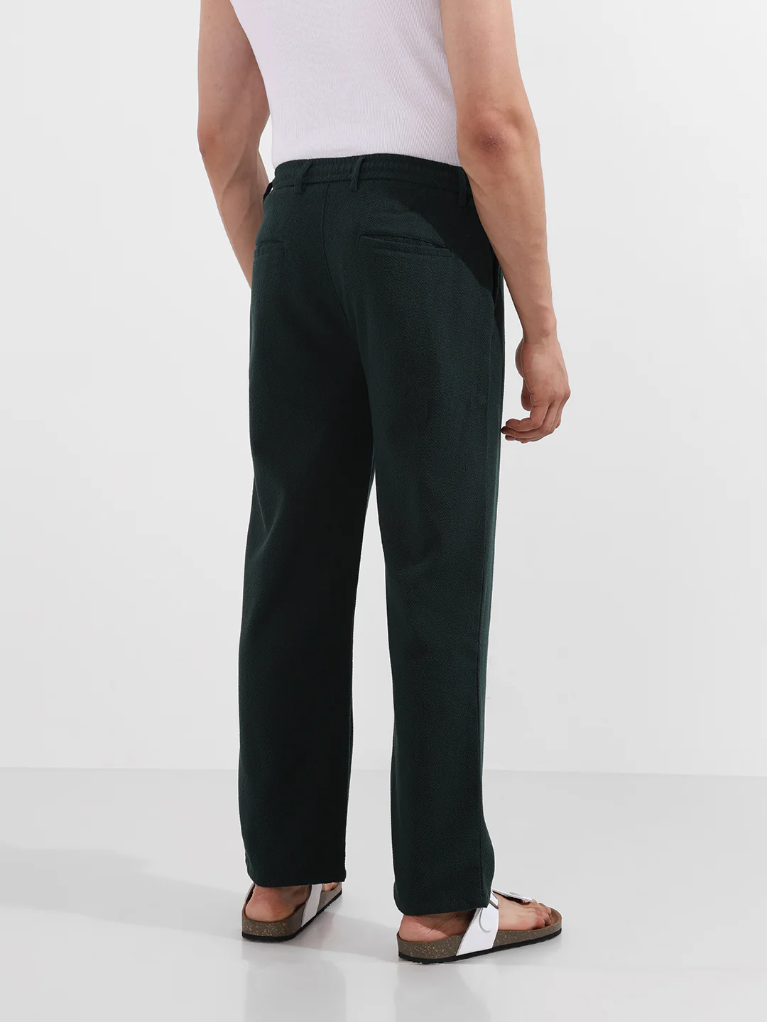Men's Green Relaxed Fit Textured Casual Trousers - Image 5