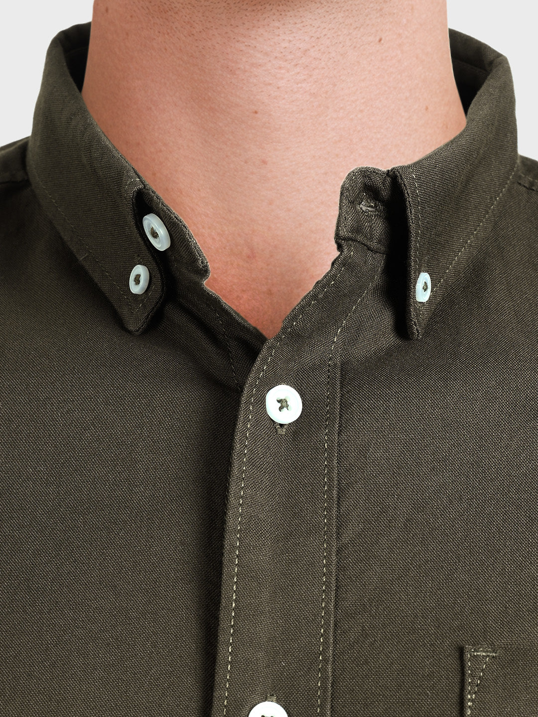 Men's Green Slim Fit Solid Casual Shirt - Image 3