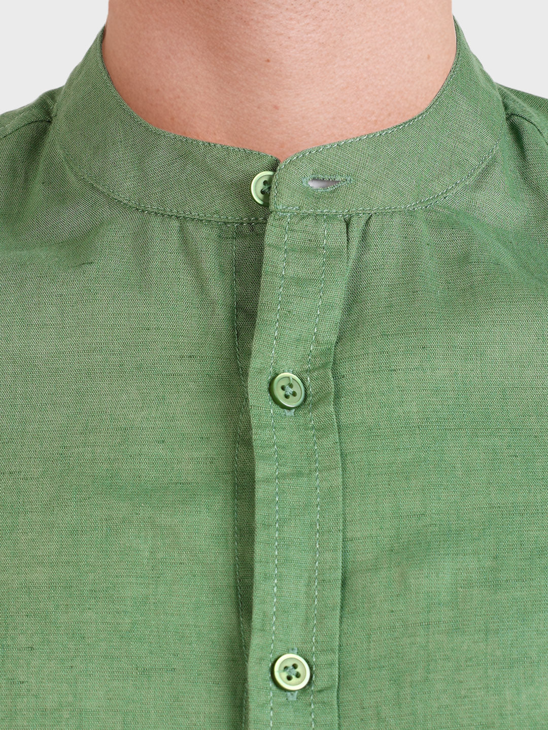Men's Green Slim Fit Solid Casual Shirts - Image 3