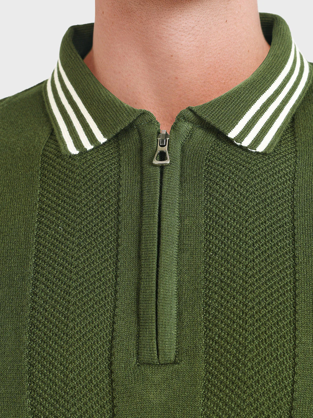 Men's Green Slim Fit Solid Casual T-Shirt - Image 3