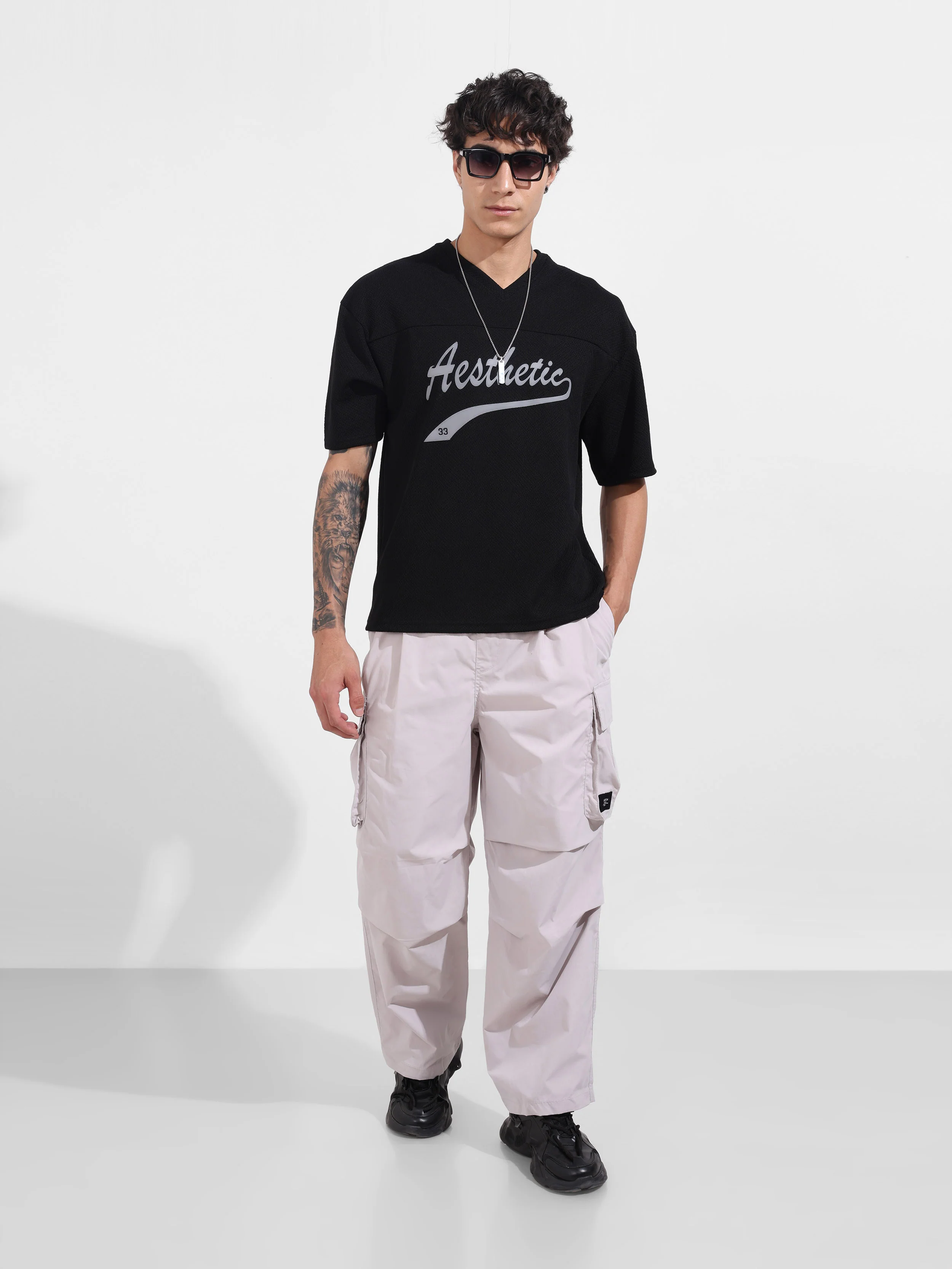 Men's Grey Baggy Fit Textured Utility Joggers - Image 2