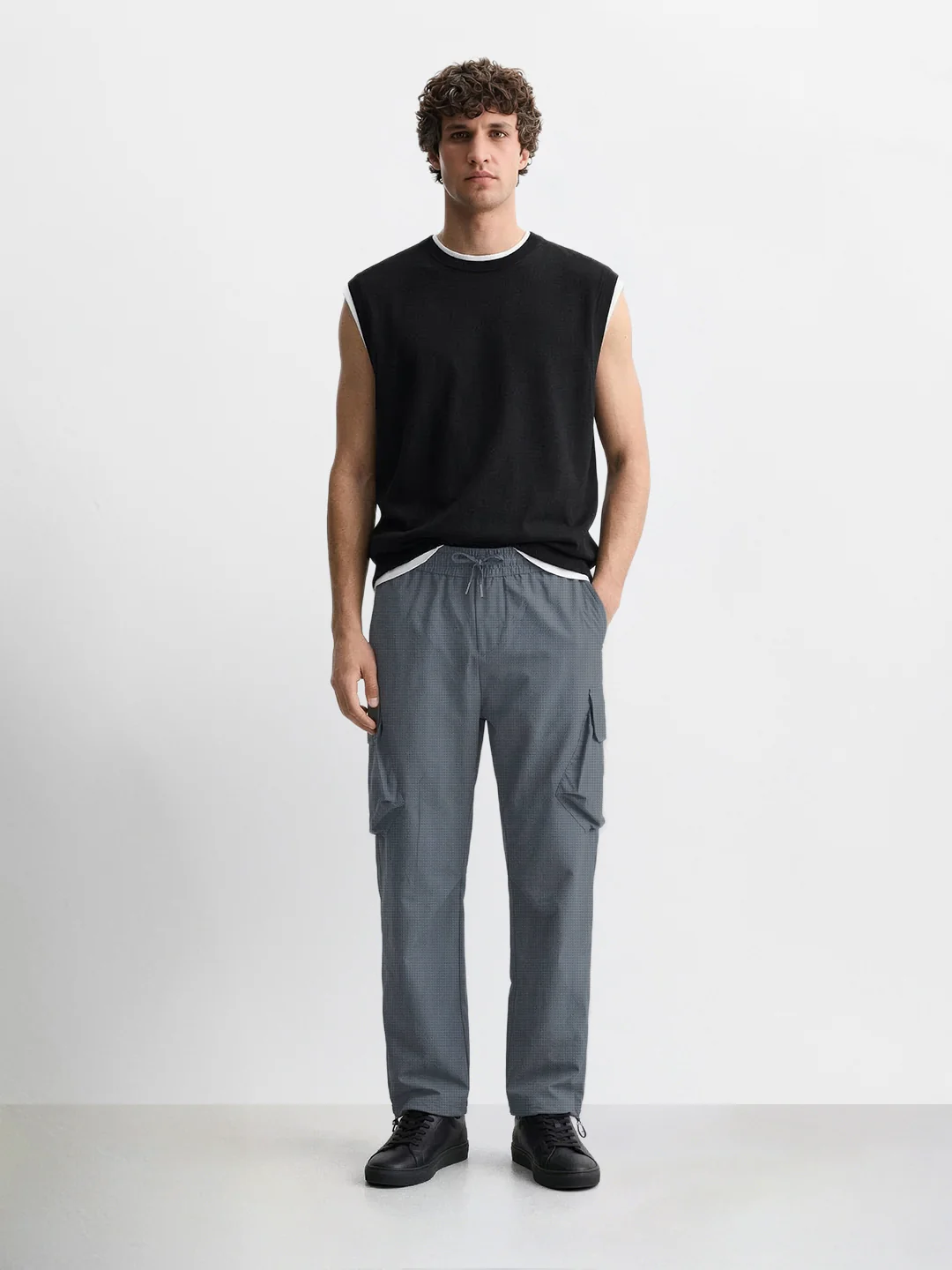 Men's Grey Loose Fit Solid Utility Cargo - Image 5