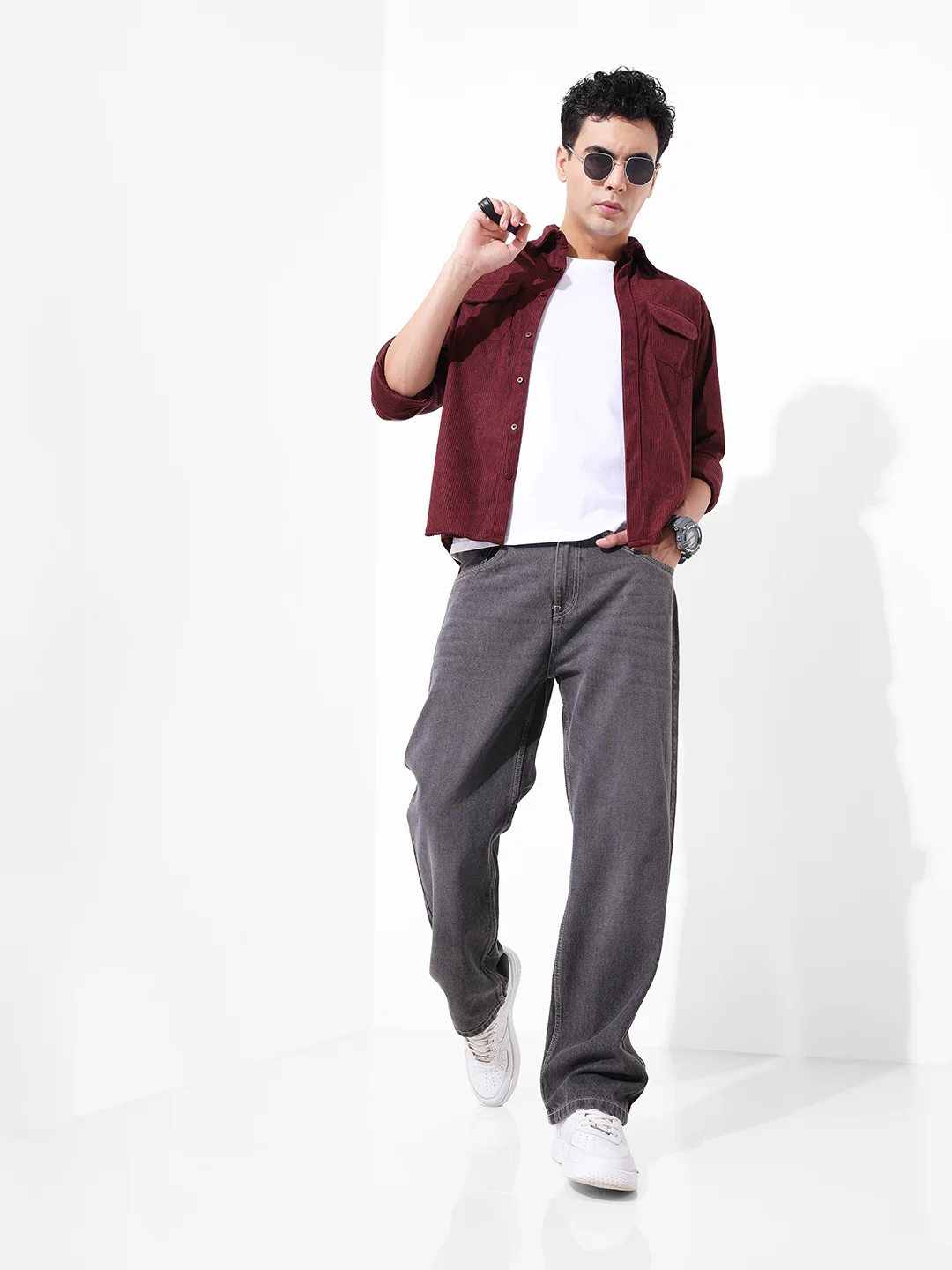 Men's Grey Relaxed Fit Solid Casual Jeans - Image 2