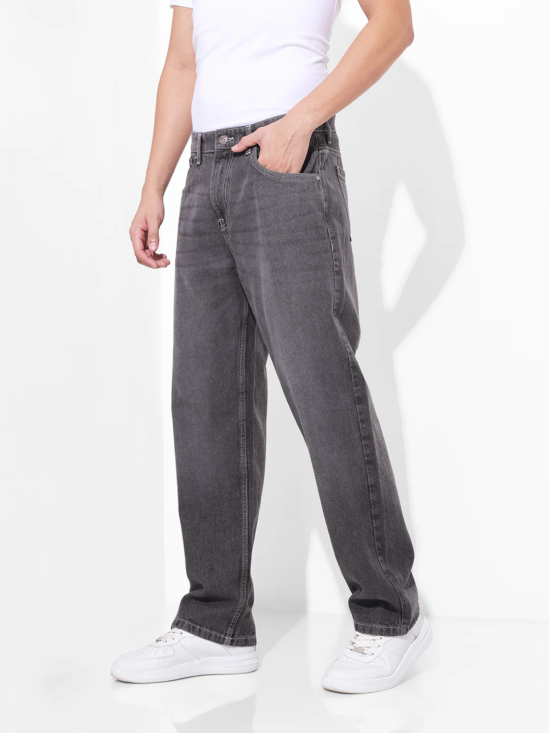 Men's Grey Relaxed Fit Solid Casual Jeans - Image 3