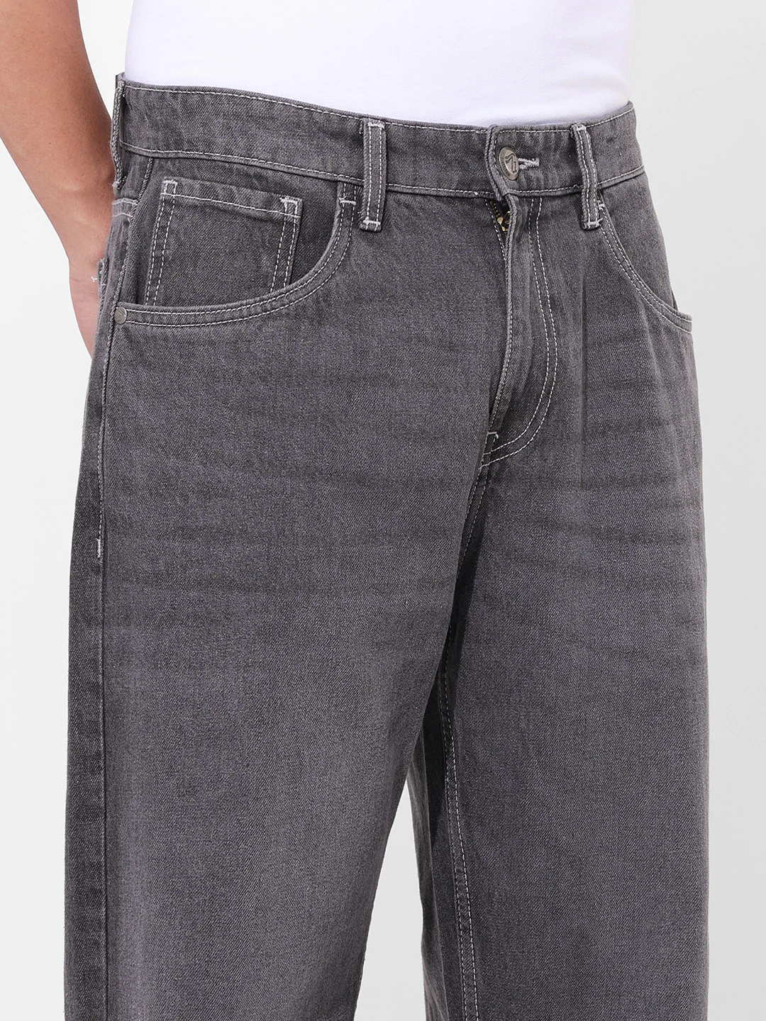 Men's Grey Relaxed Fit Solid Casual Jeans - Image 4