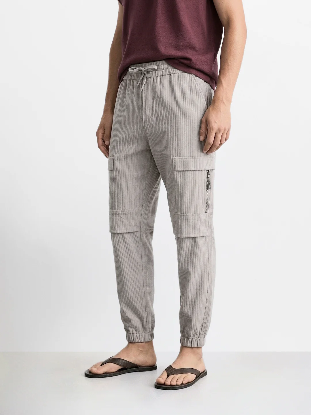 Men's Grey Relaxed Fit Solid Casual Joggers - Image 3