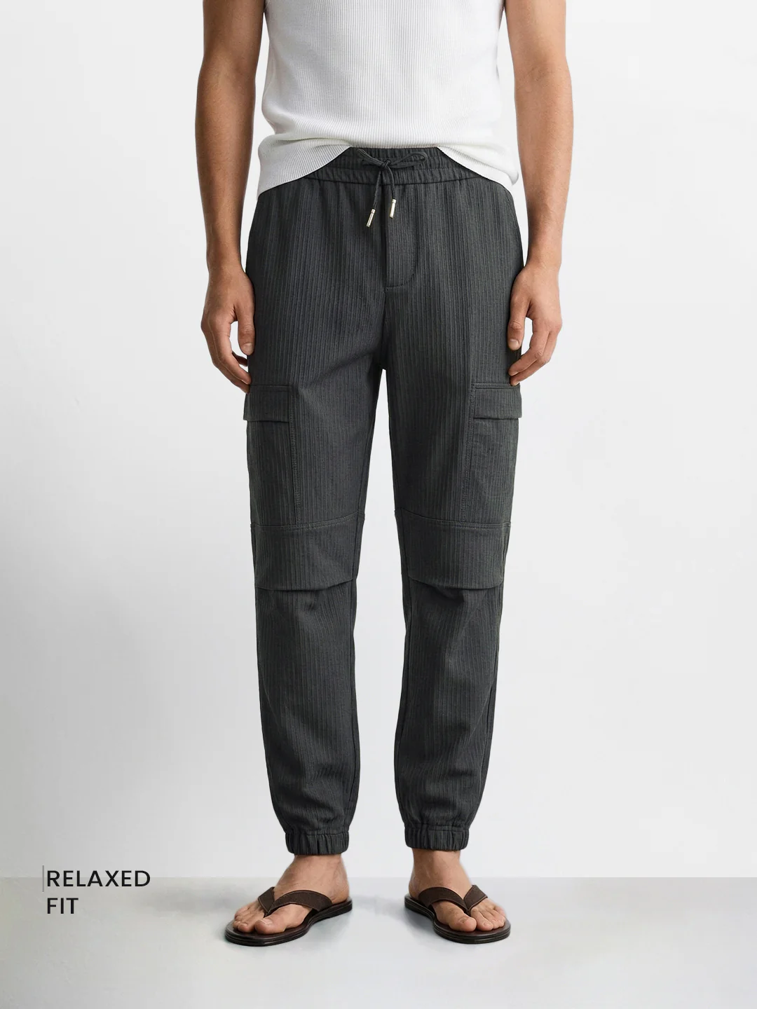 Men's Grey Relaxed Fit Solid Casual Joggers - Image 2