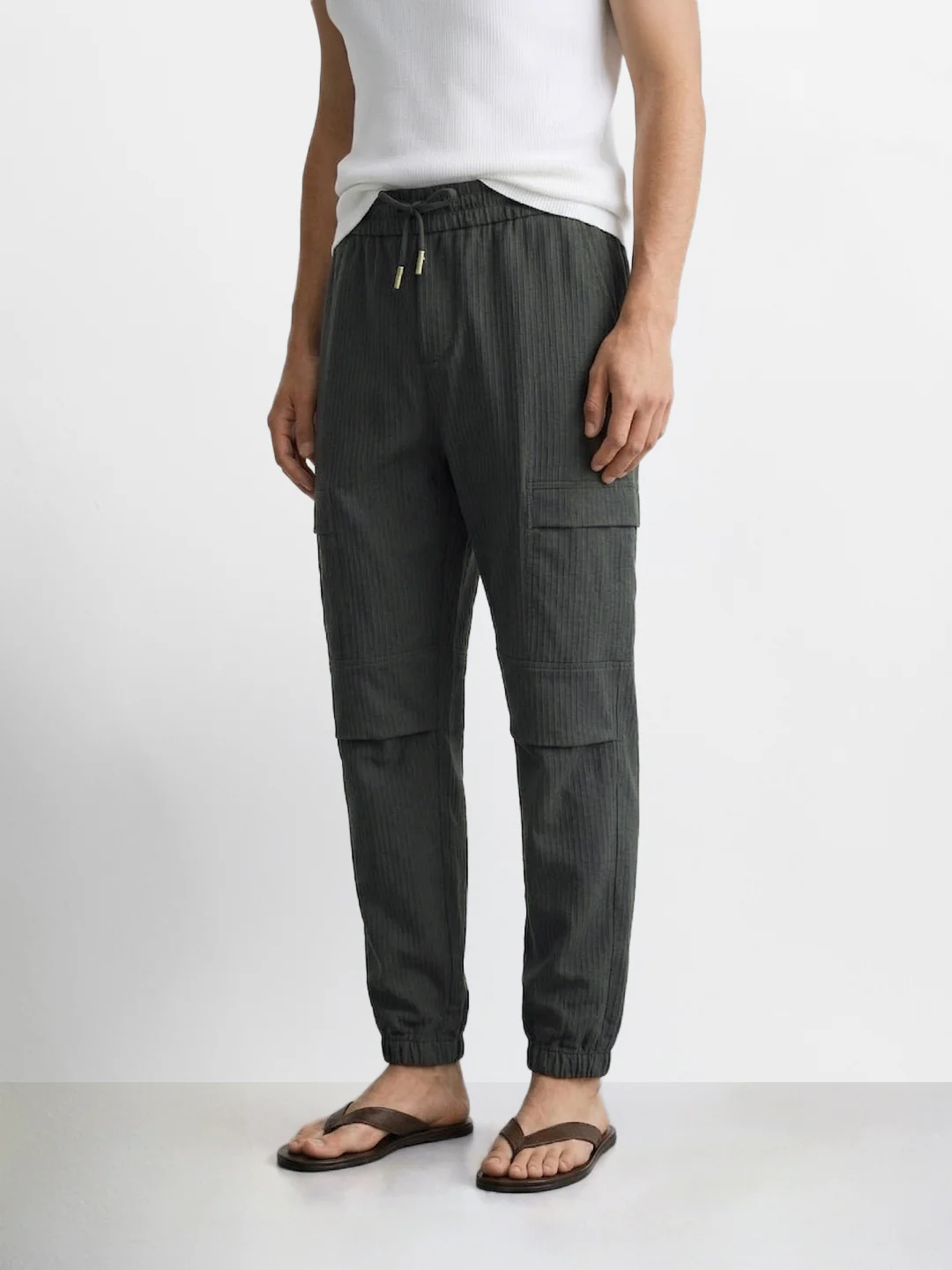 Men's Grey Relaxed Fit Solid Casual Joggers - Image 3