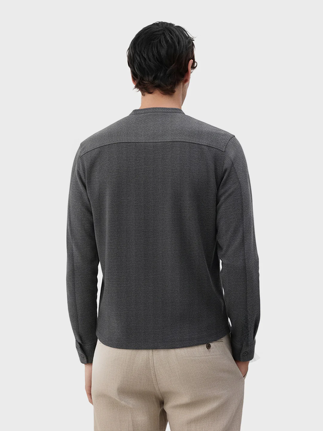 Men's Grey Relaxed Fit Solid Casual Shirt - Image 2