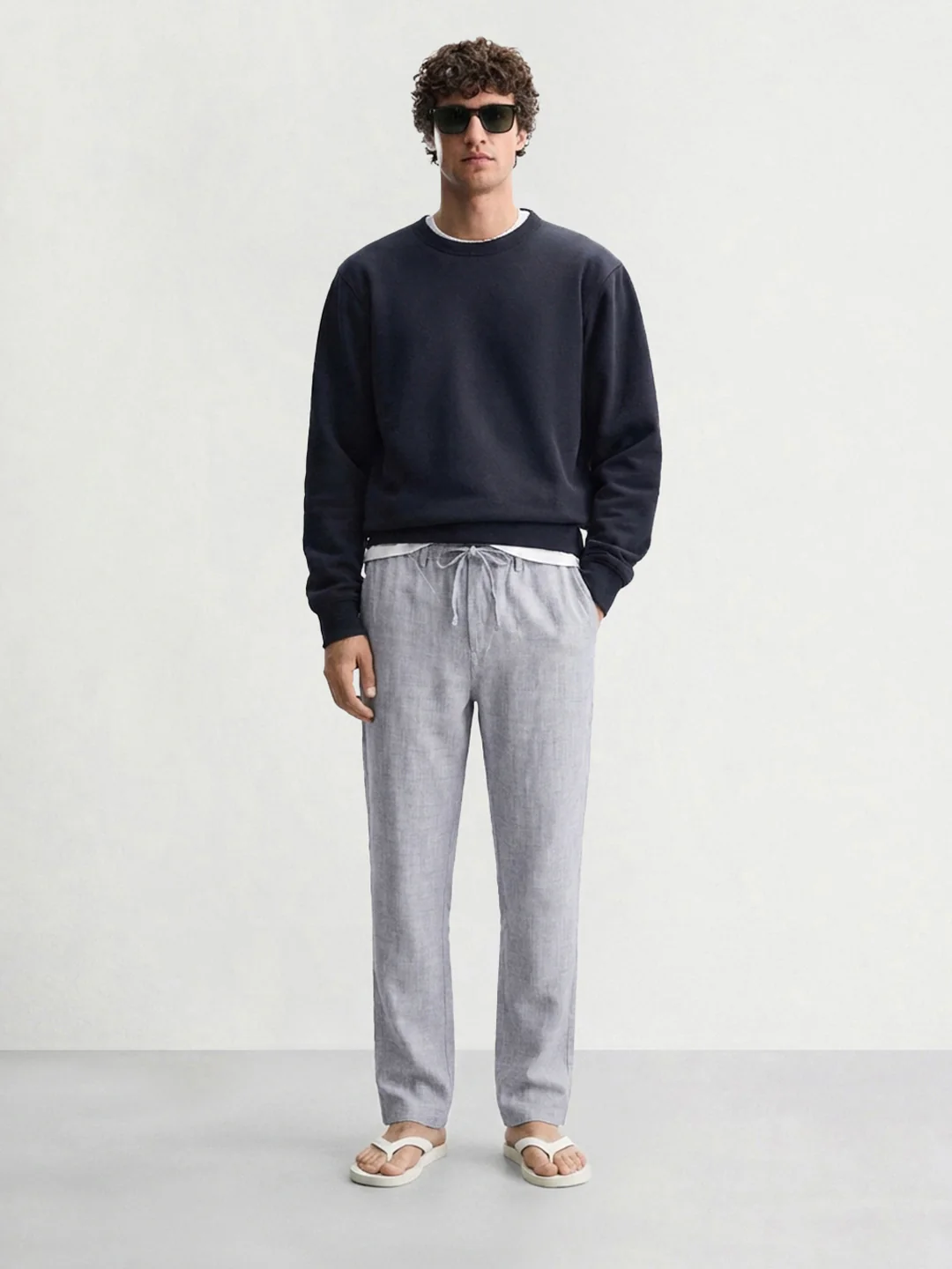 Men's Grey Relaxed Fit Solid Casual Trousers - Image 3