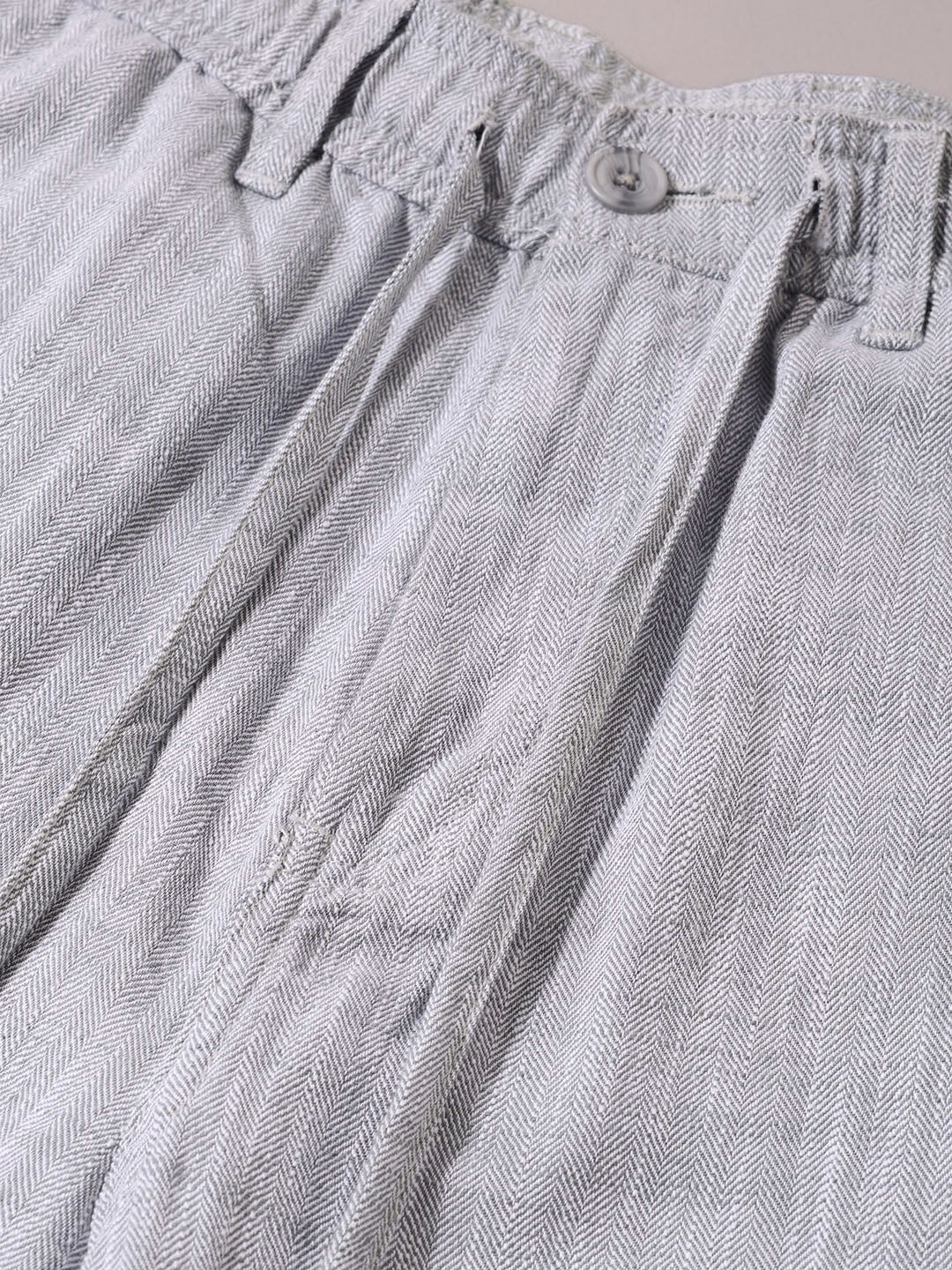 Men's Grey Relaxed Fit Solid Casual Trousers - Image 6