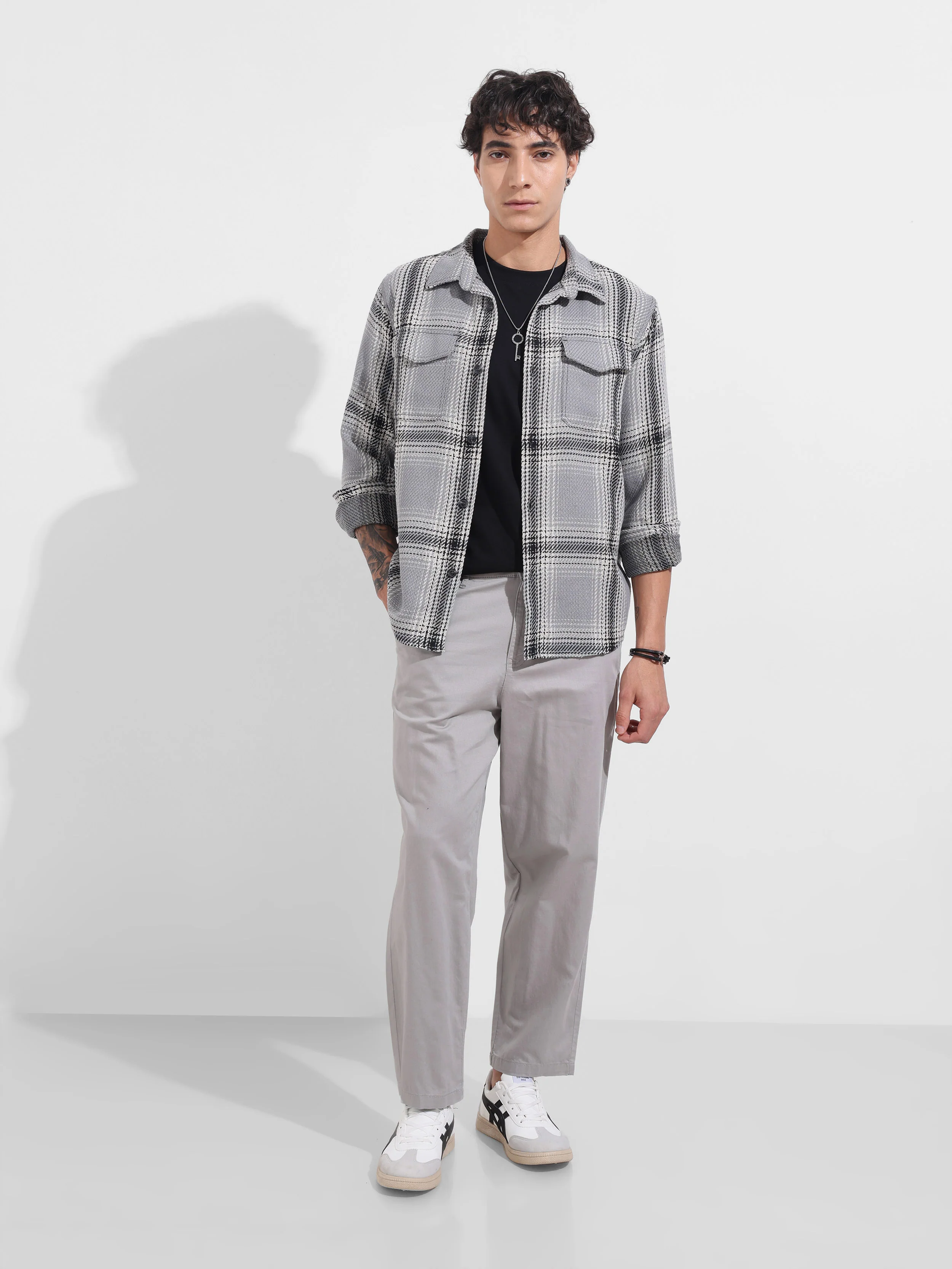 Men's Grey Relaxed Fit Solid Casual Trousers - Image 2