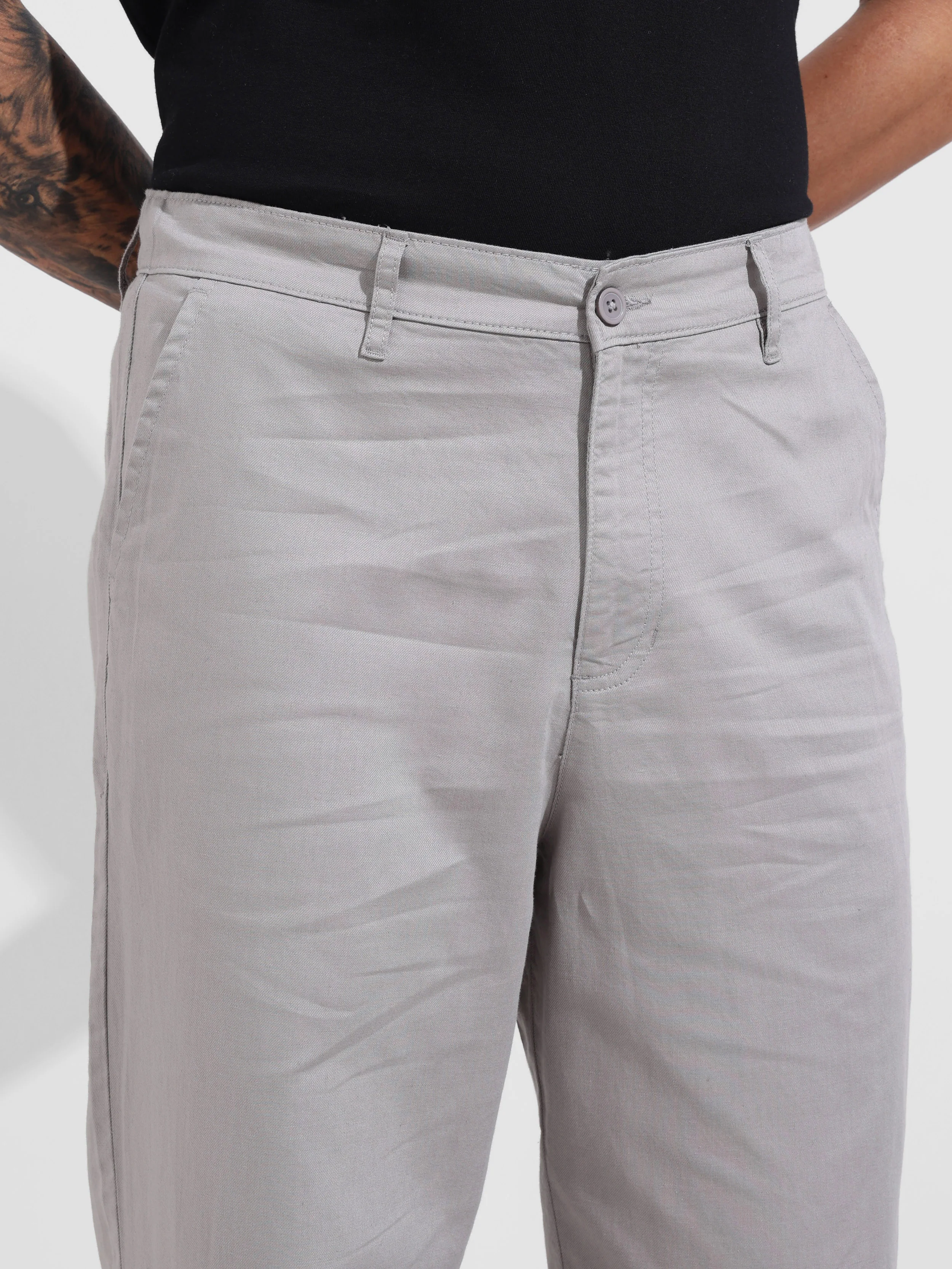Men's Grey Relaxed Fit Solid Casual Trousers - Image 5
