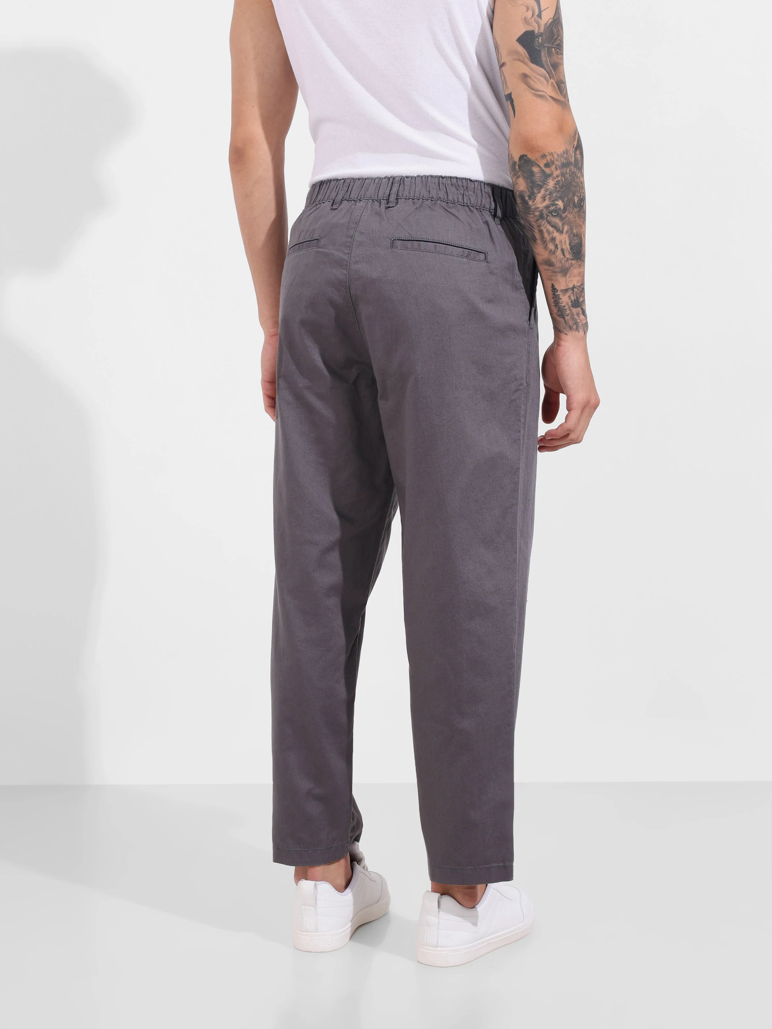 Men's Grey Relaxed Fit Solid Casual Trousers - Image 6