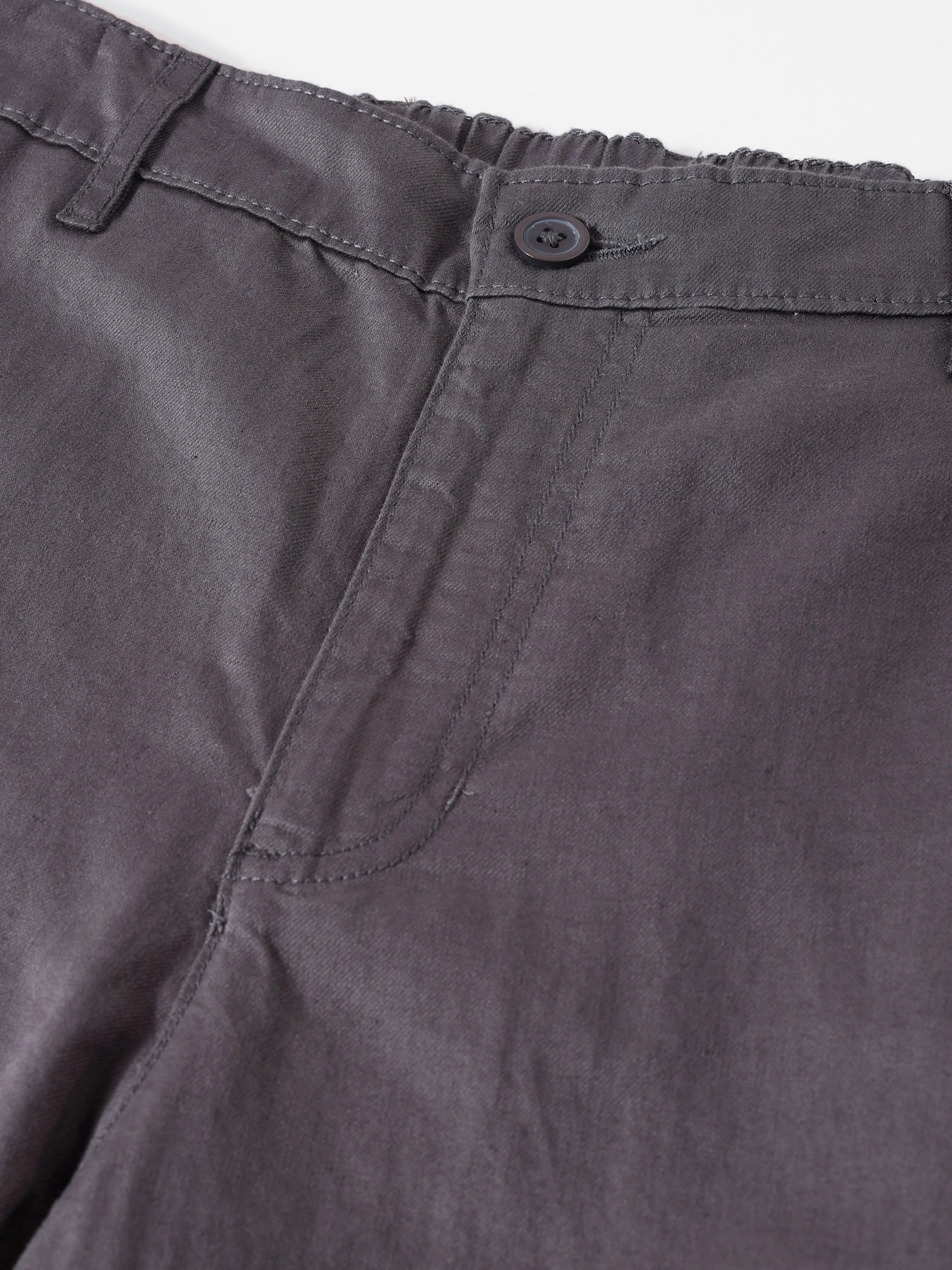 Men's Grey Relaxed Fit Solid Casual Trousers - Image 7