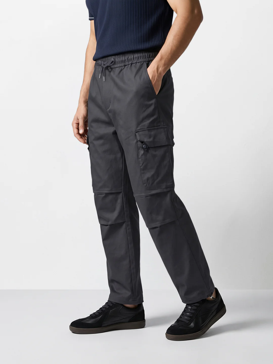 Men's Grey Relaxed Fit Solid Utility Cargo - Image 3