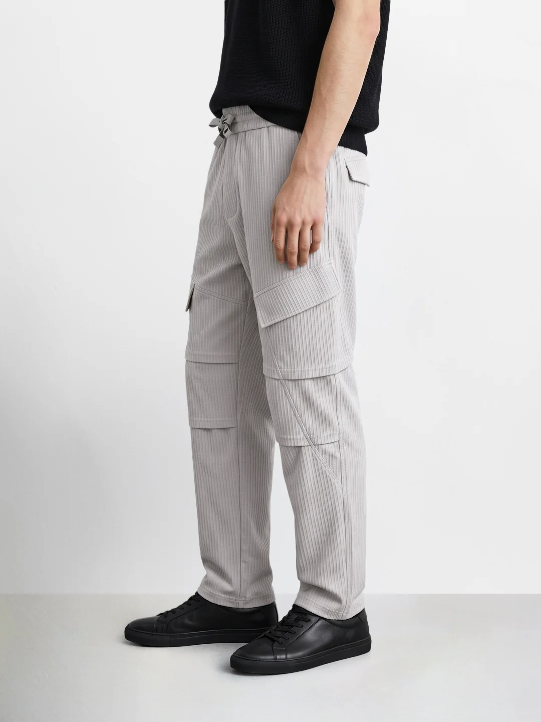 Men's Grey Relaxed Fit Solid Utility Cargo - Image 3