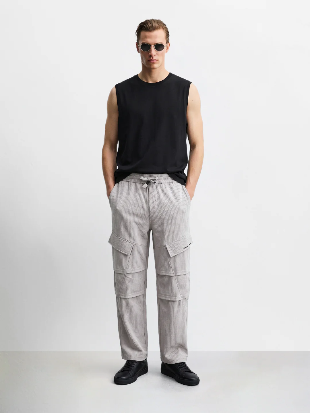 Men's Grey Relaxed Fit Solid Utility Cargo - Image 5
