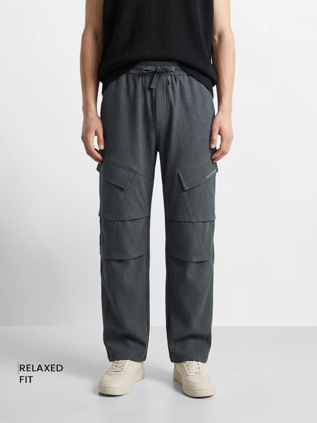 Men's Grey Relaxed Fit Solid Utility Cargo - Image 2