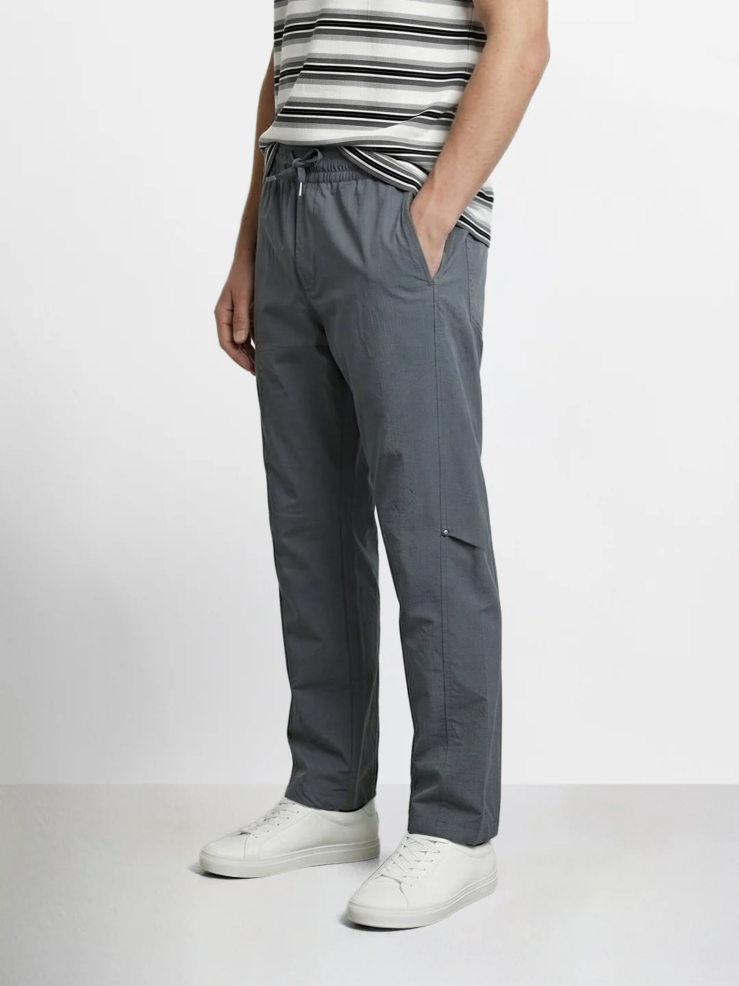 Men's Grey Relaxed Fit Solid Utility Joggers - Image 2