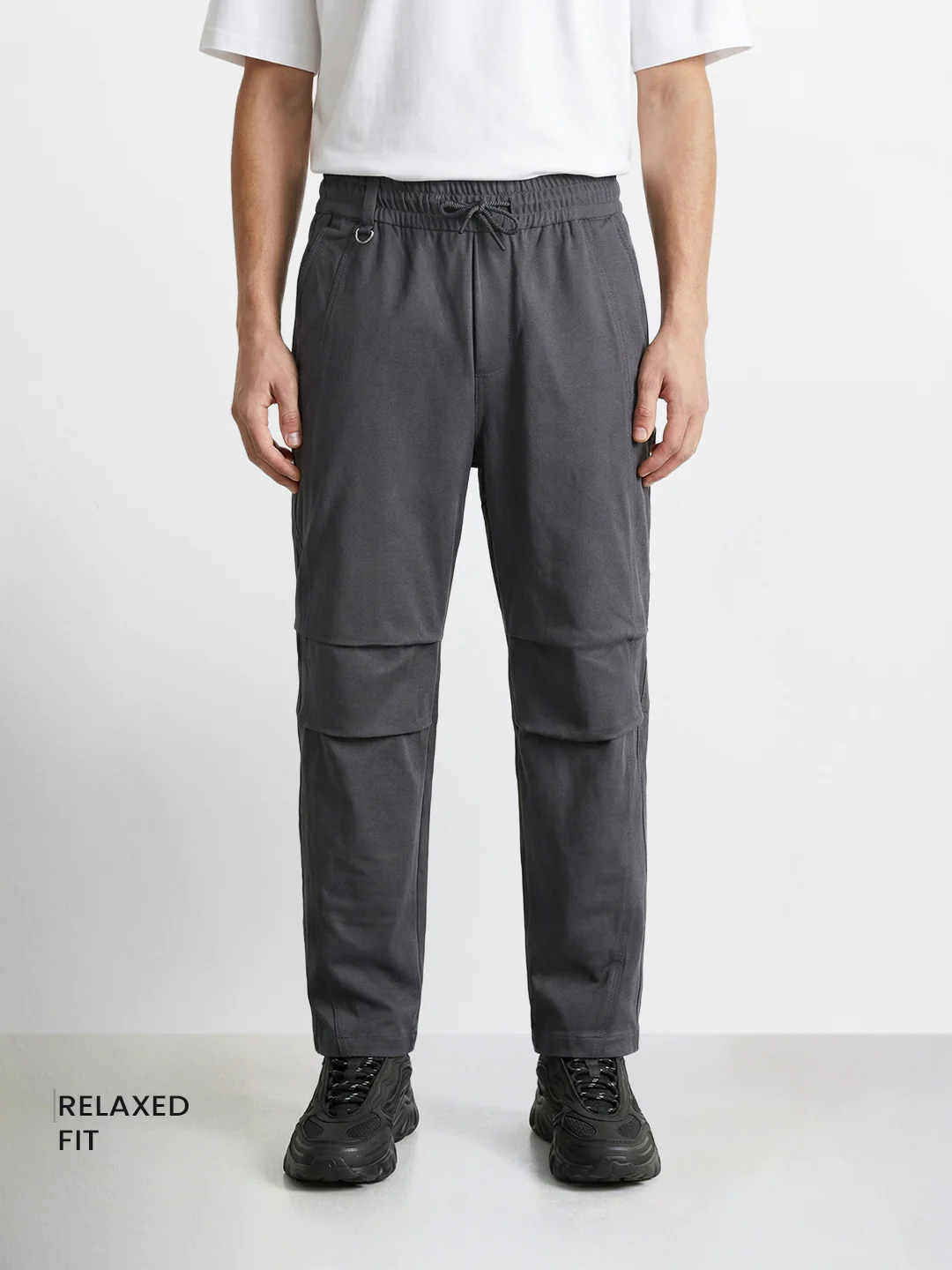 Men's Grey Relaxed Fit Solid Utility Joggers - Image 2