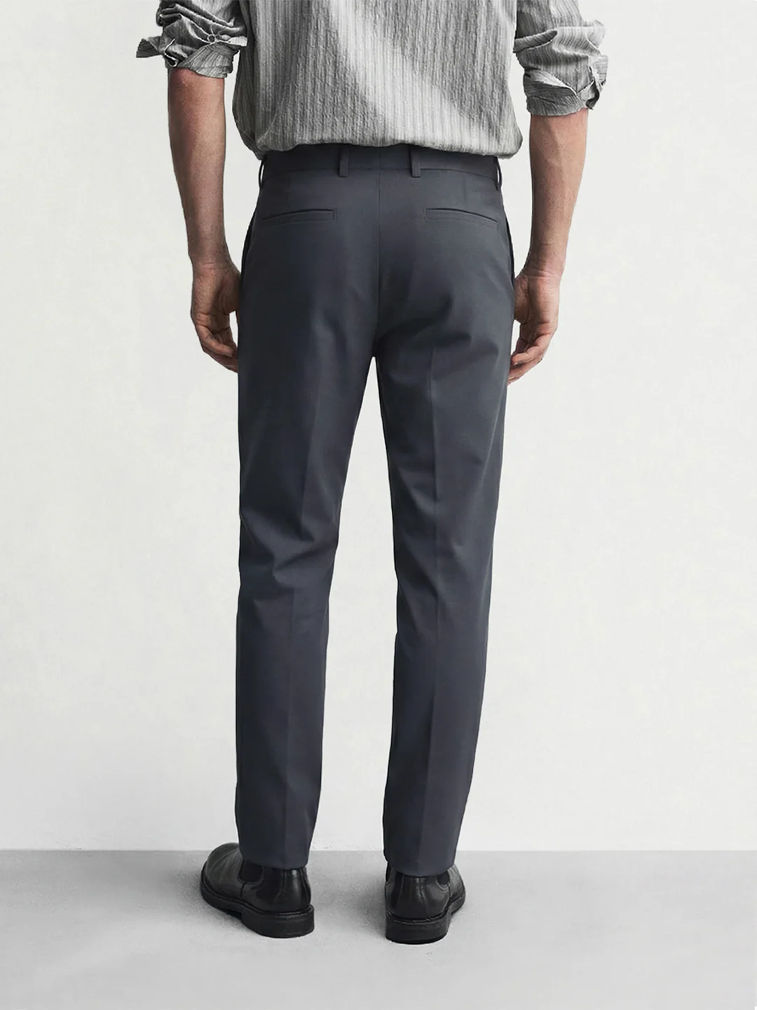 Men's Grey Slim Fit Solid Casual Chinos - Image 2