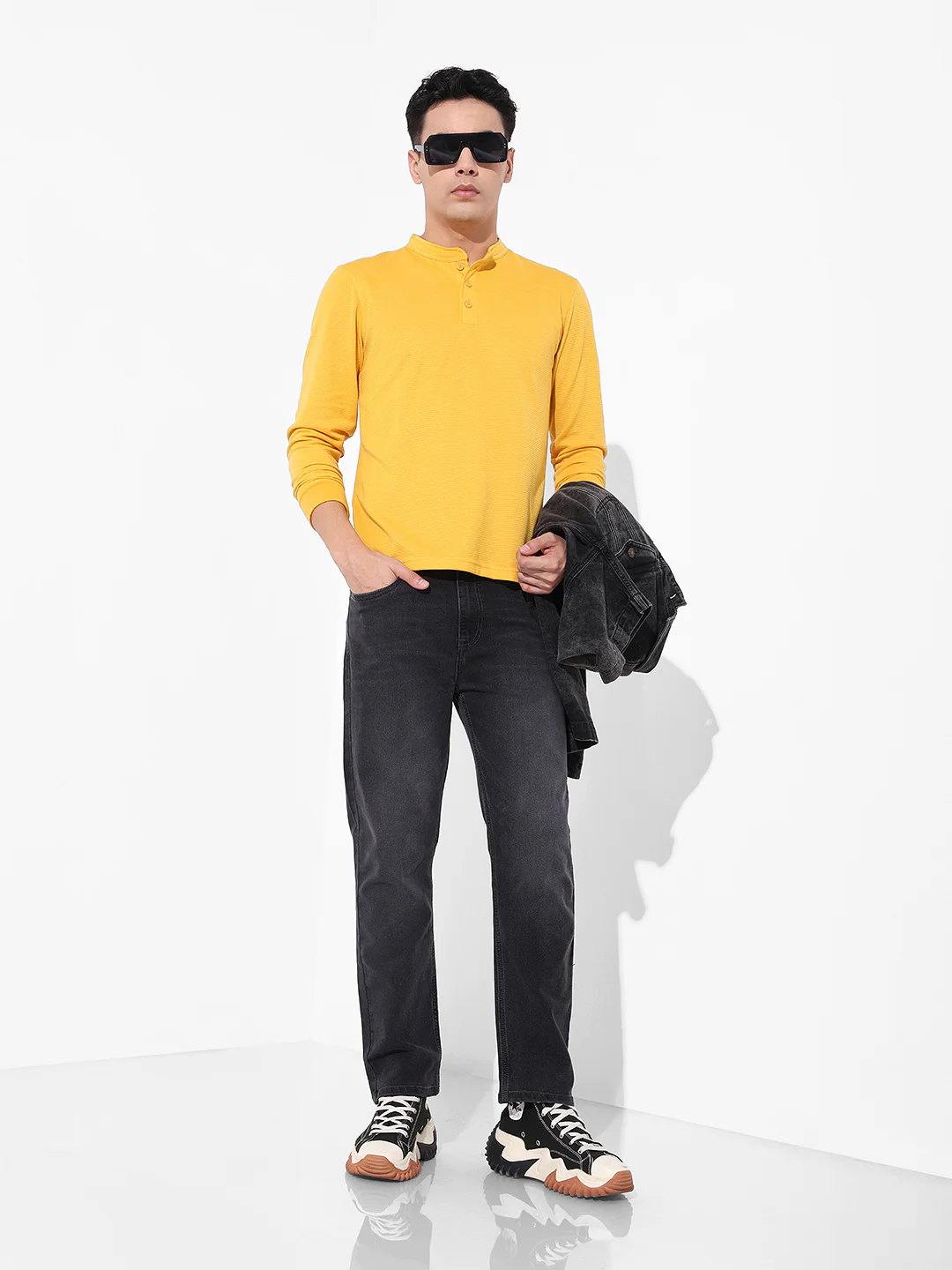 Men's Grey Slim Fit Solid Casual Jeans - Image 2