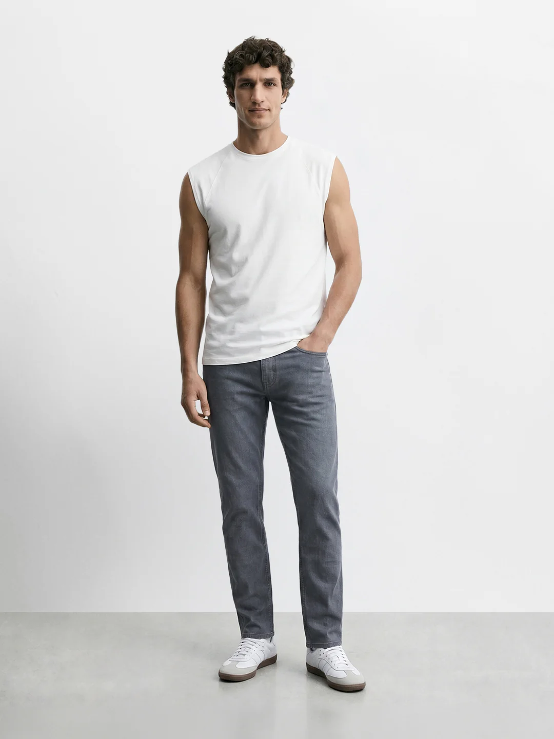 Men's Grey Slim Fit Solid Casual Jeans - Image 2