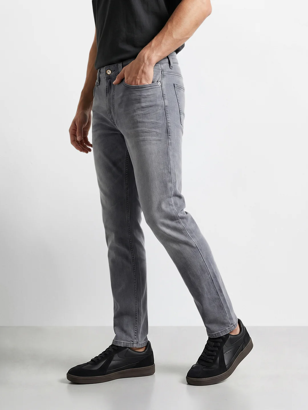 Men's Grey Slim Fit Solid Casual Jeans - Image 3