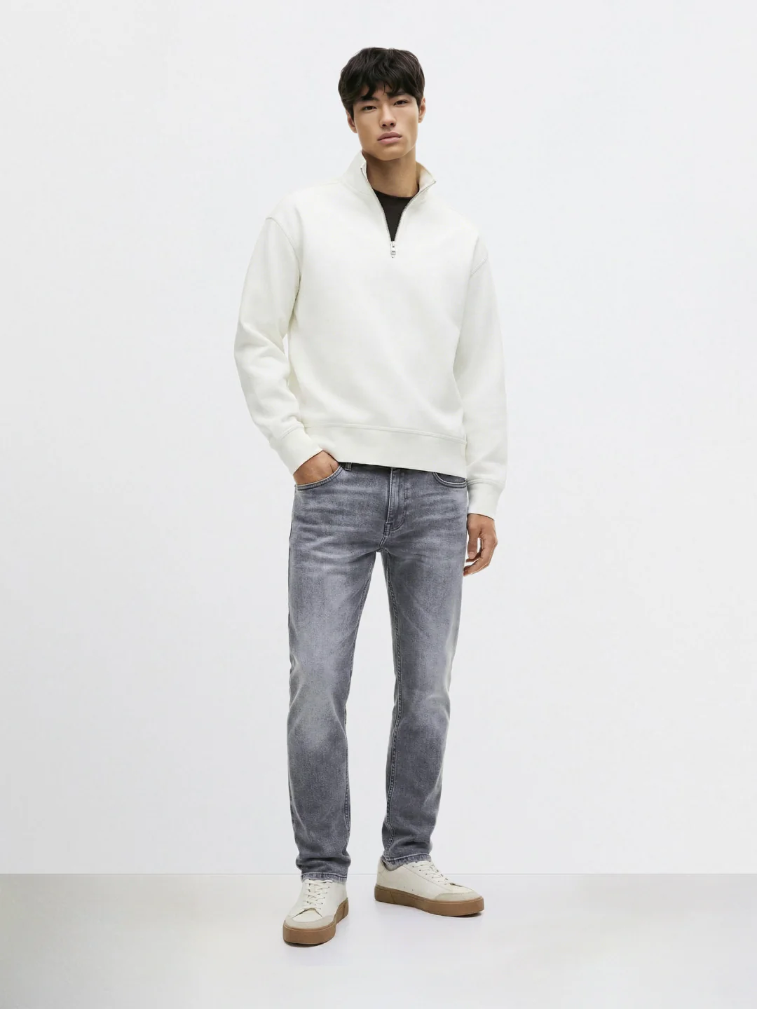Men's Grey Slim Fit Solid Casual Jeans - Image 3