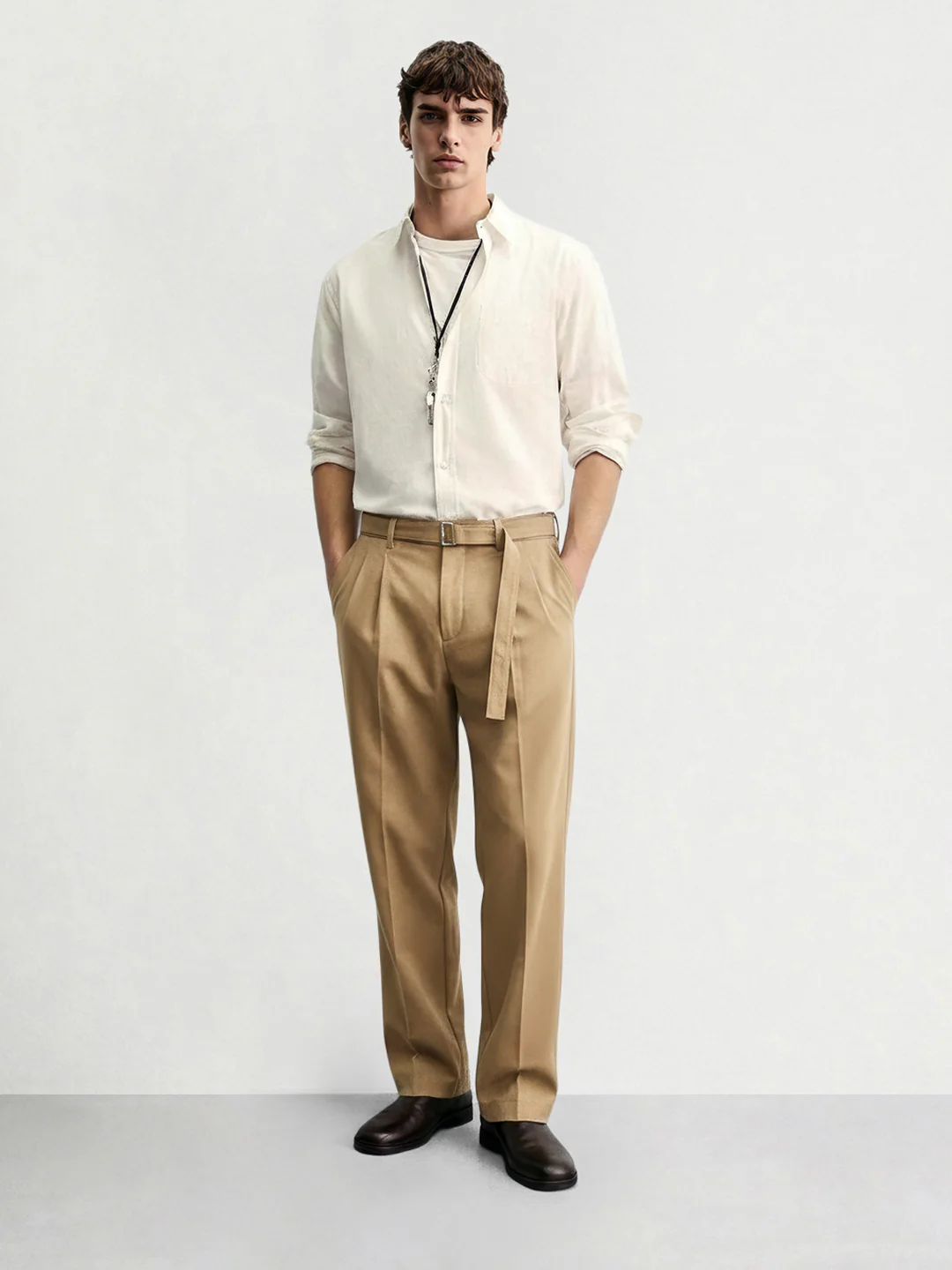 Men's Khaki Relaxed Fit Solid Utility Trousers - Image 3