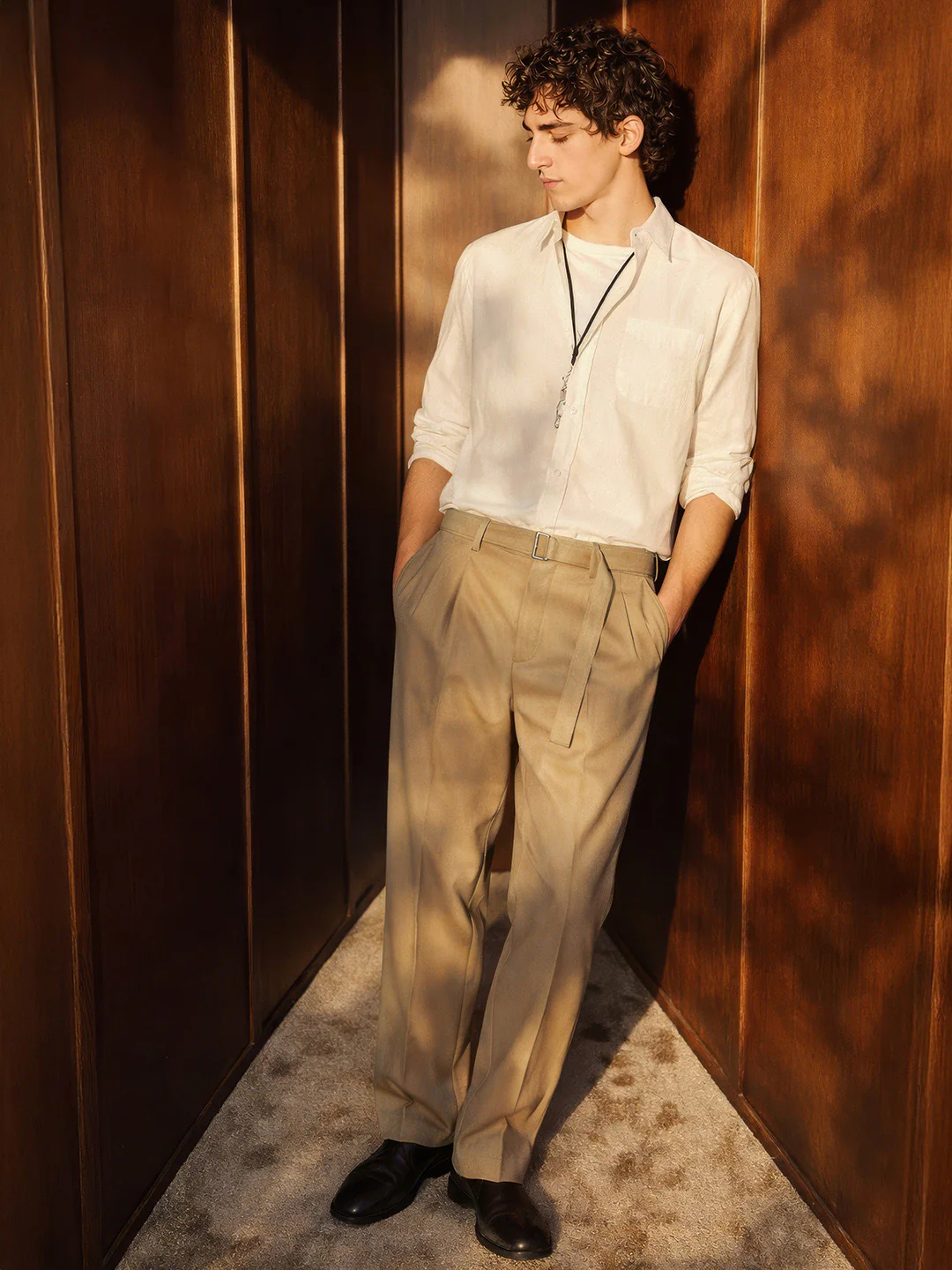 Men's Khaki Relaxed Fit Solid Utility Trousers - Image 4