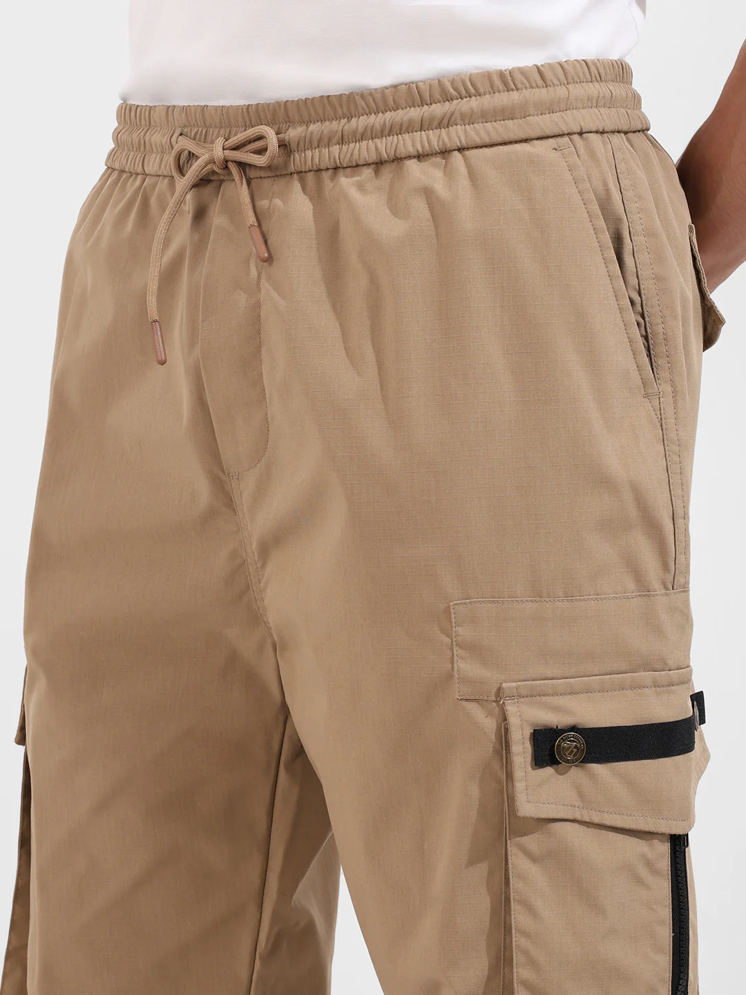 Men's Khaki Relaxed Fit Textured Utility Joggers - Image 4